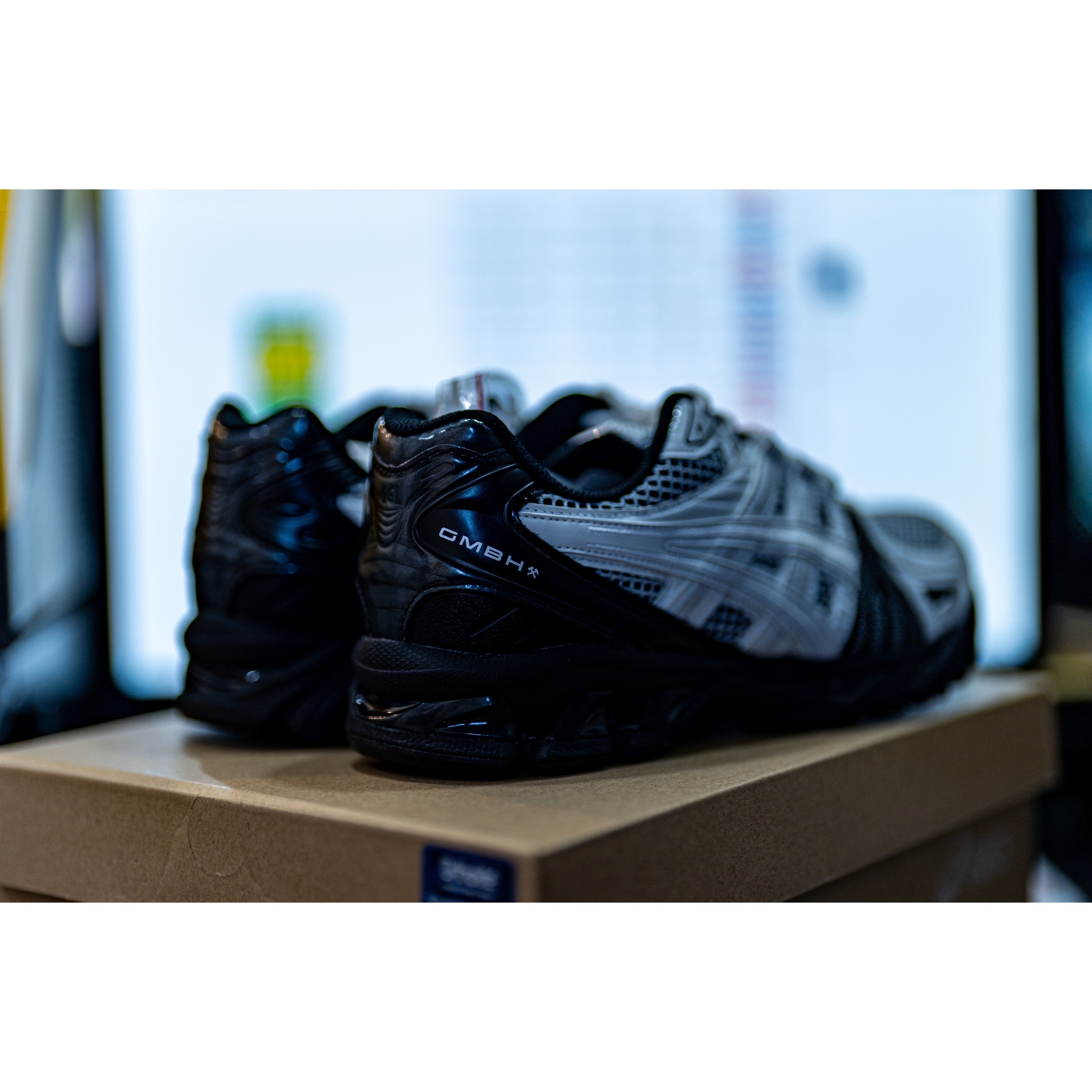 Asics x GmbH Gel-Kayano Legacy White Black 착용 스타일 - 2