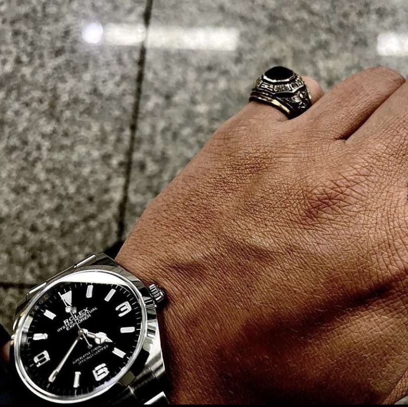 Rolex Explorer 36mm 124270 Black Oyster 착용 스타일 - 2