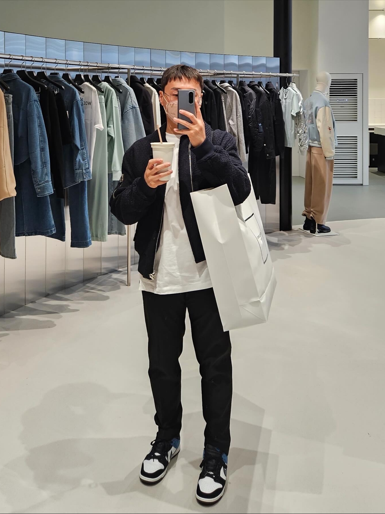 Wooyoungmi Tweed Blouson Jumper Navy - 23SS, Wooyoungmi Feather Back Logo T-Shirt White - 23SS 착용 스타일 - 5