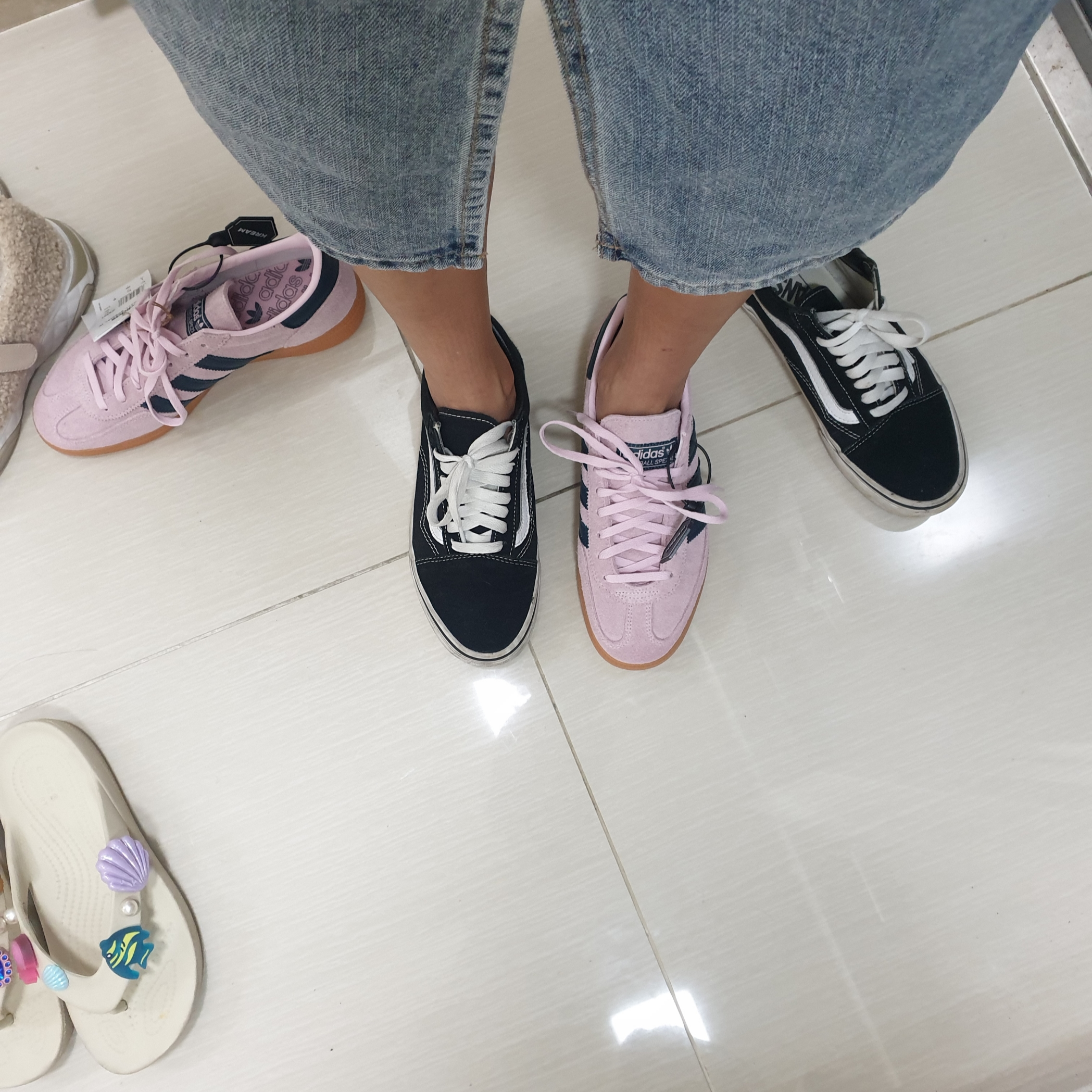 (W) Adidas Spezial Handball Clear Pink 착용 스타일 - 1