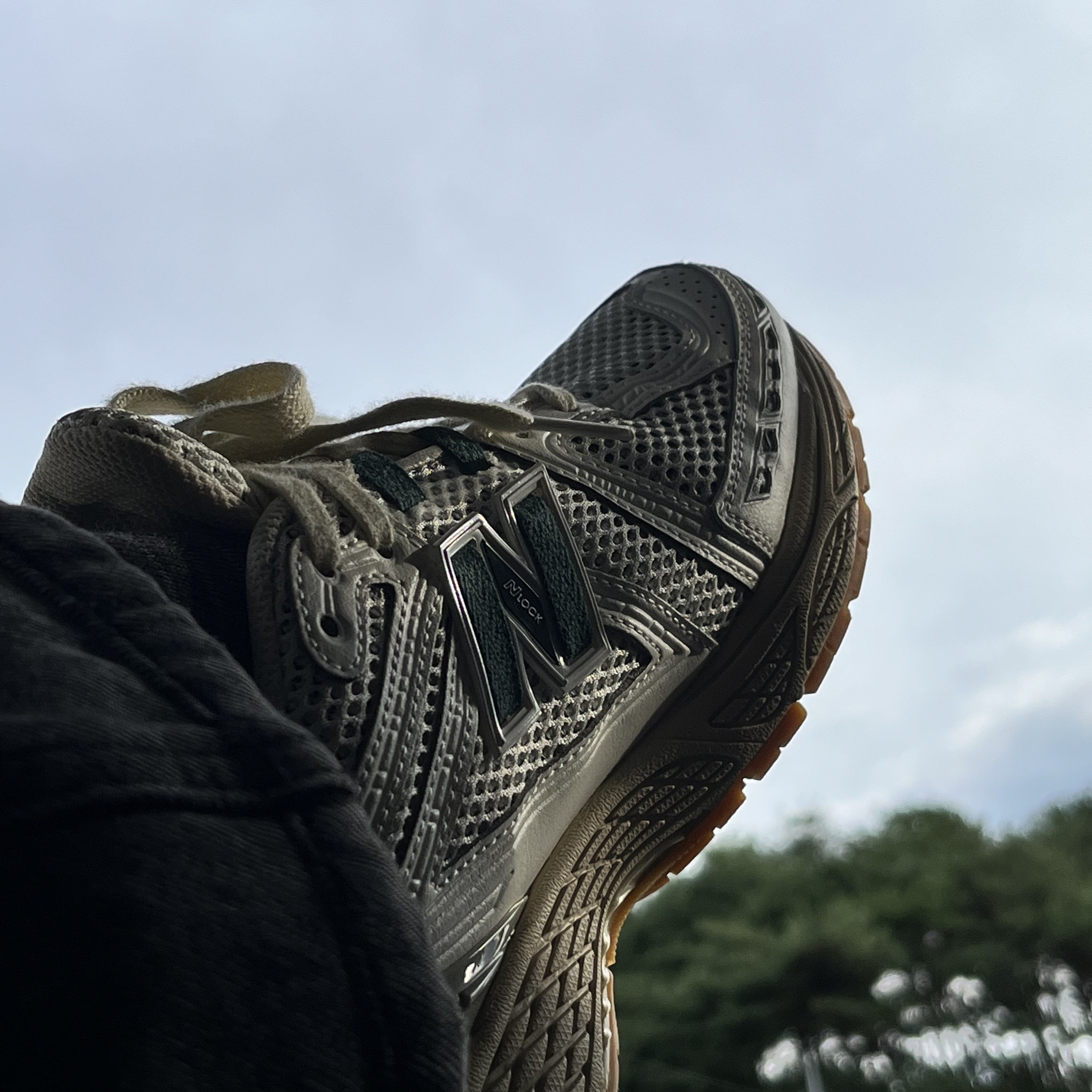 New Balance 1906R Silver Green 착용 스타일
