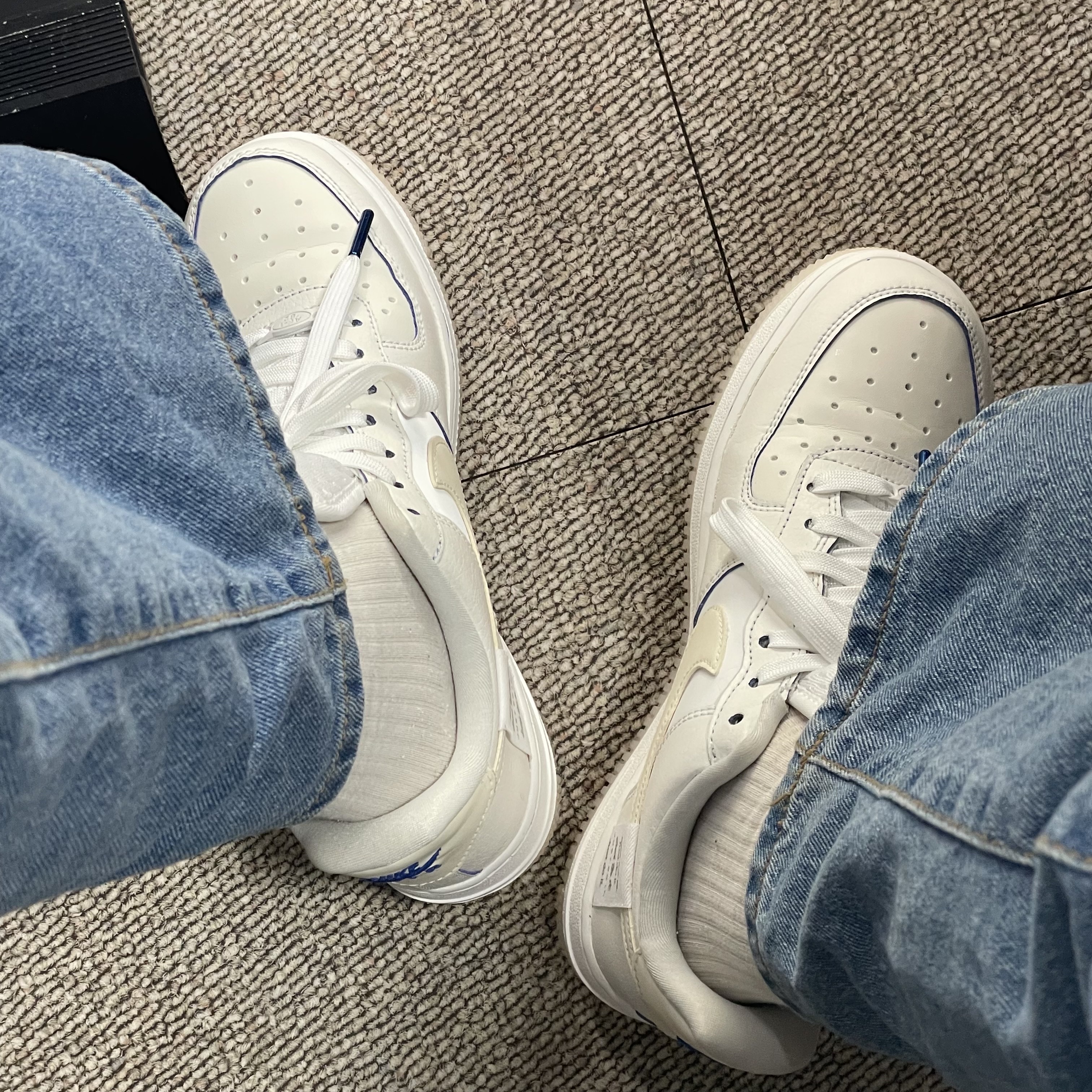 (W) Nike Air Force 1 '07 LX Game Royal Sail 착용 스타일 - 1