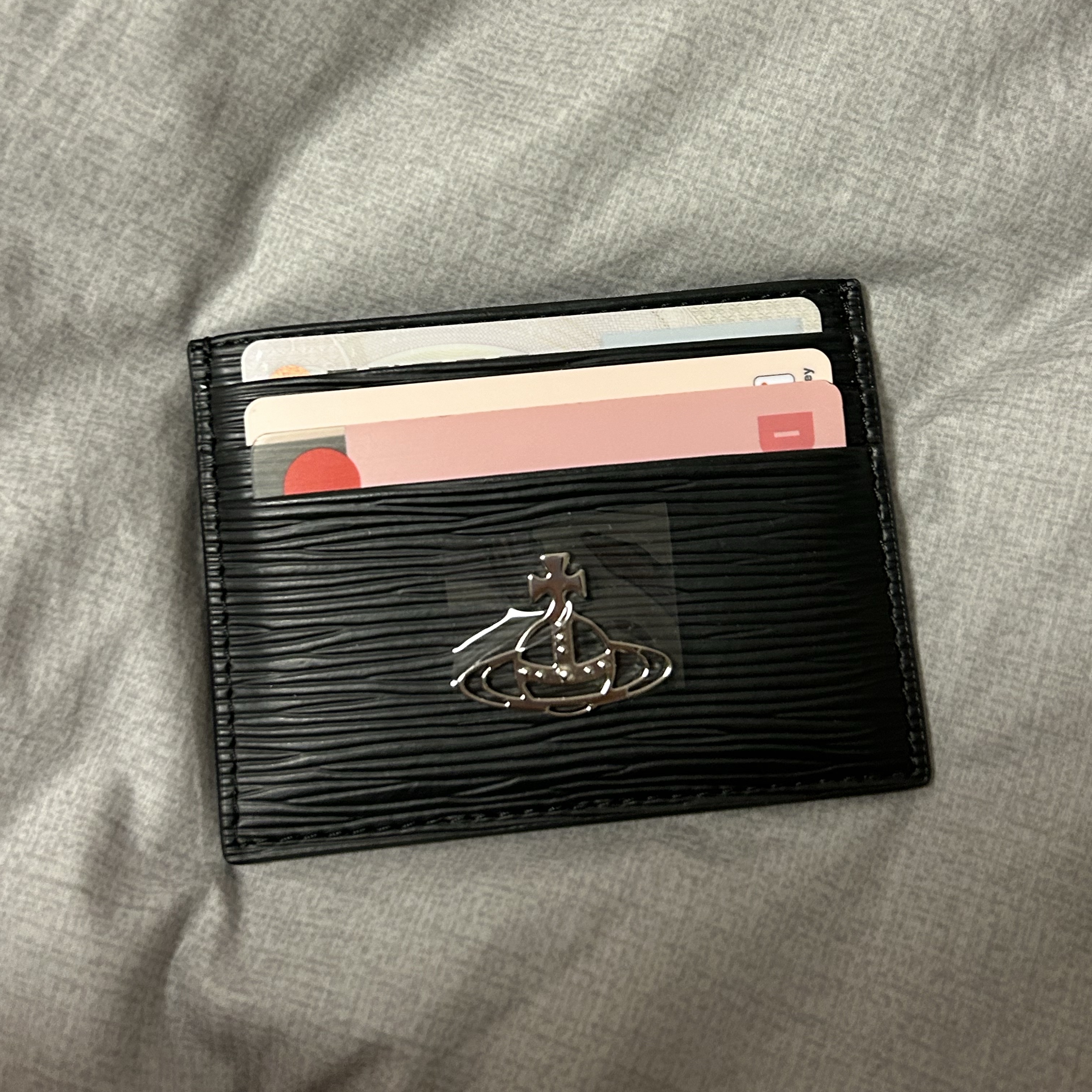 Vivienne Westwood Logo Vegan Paglia Leather Card Holder Black 착용 스타일