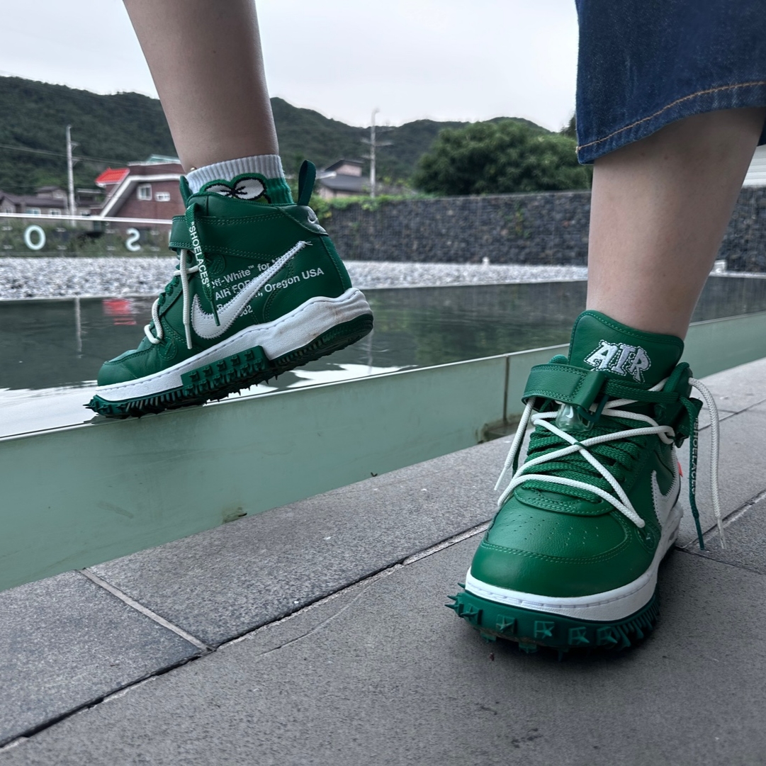 Nike x Off-White Air Force 1 Mid SP Leather Pine Green 착용 스타일