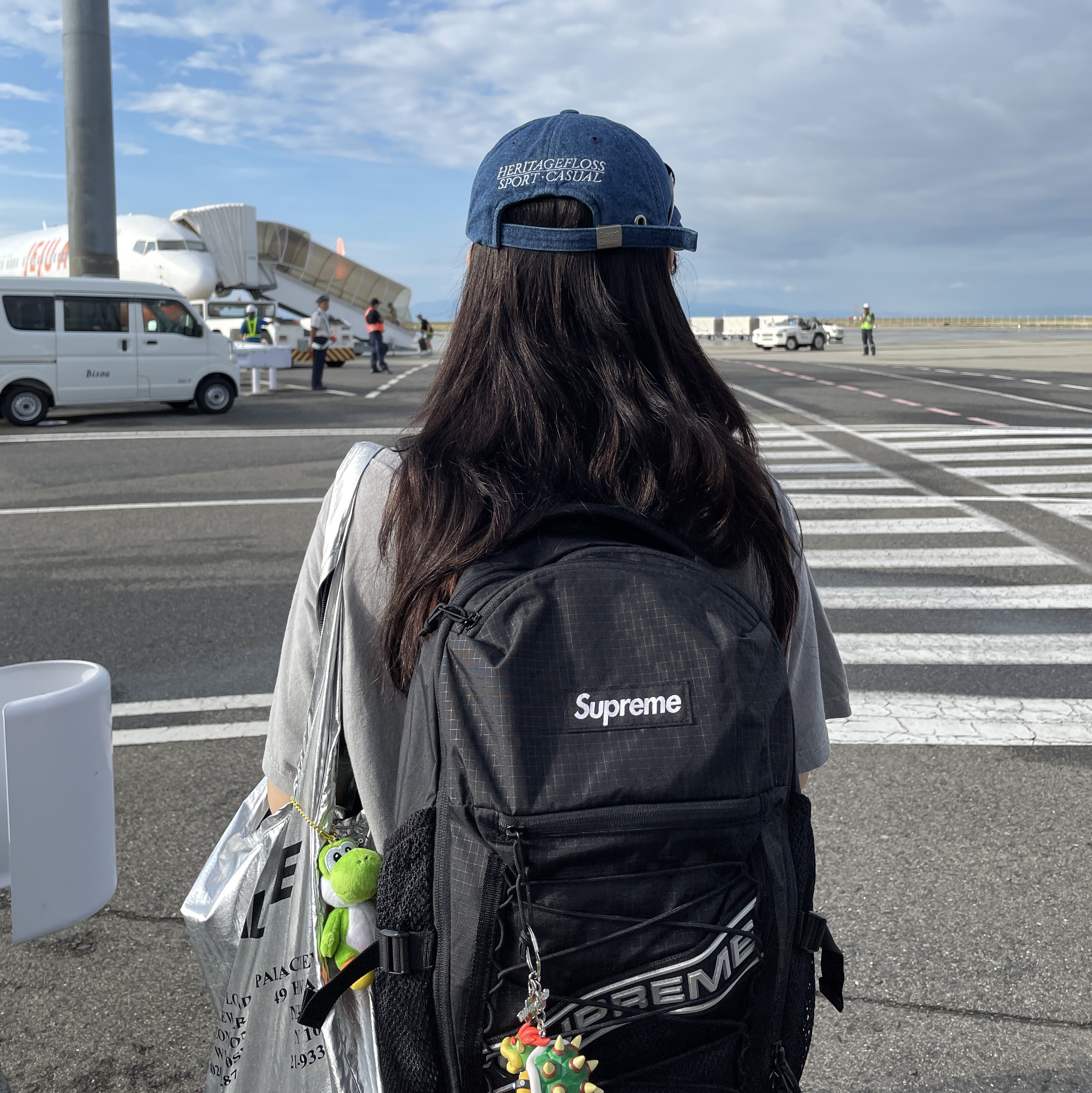 Supreme Backpack Black - 23FW, Heritage Floss Crest Twill Washed Cap Indigo 착용 스타일 - 1