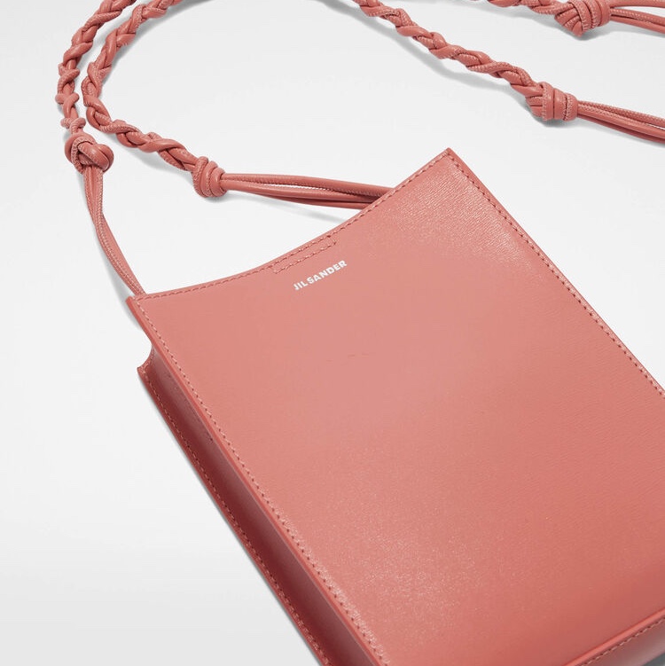 Jil Sander Tangle Small Dark Pink 착용 스타일 - 3
