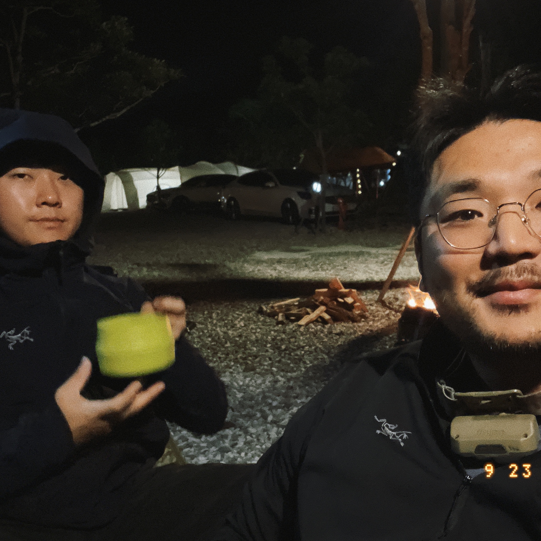 Arc'teryx Kyanite Lightweight Hoody Hoody Black 착용 스타일