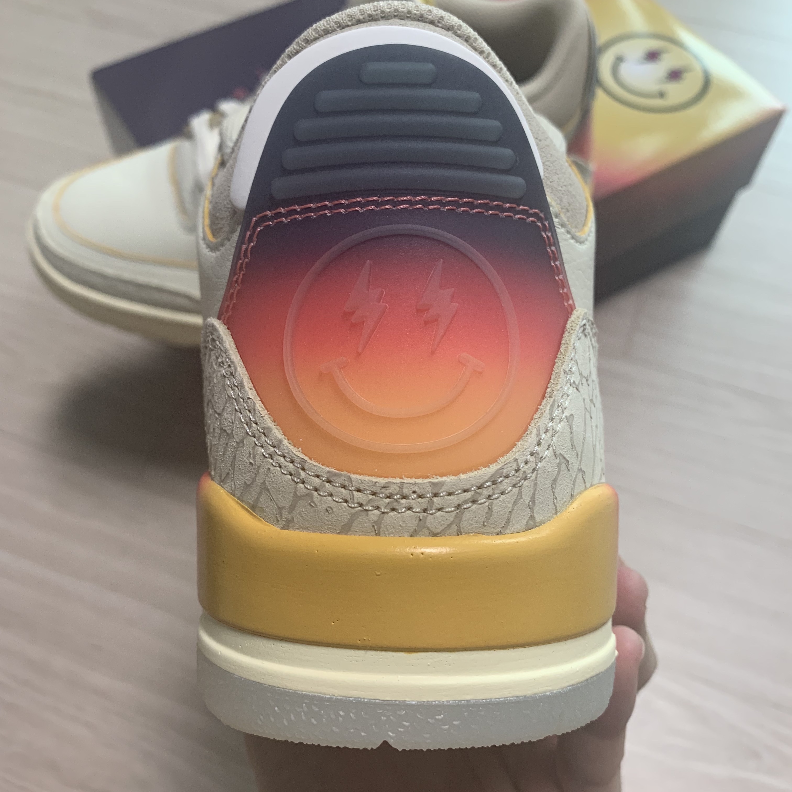 Jordan 3 x J Balvin Retro SP Sunset 착용 스타일 - 3