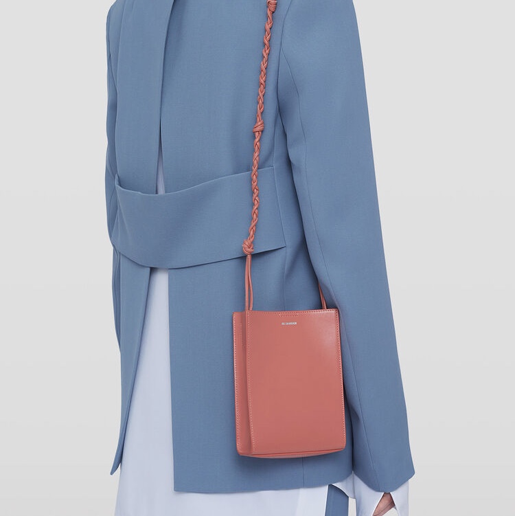 Jil Sander Tangle Small Dark Pink 착용 스타일 - 1