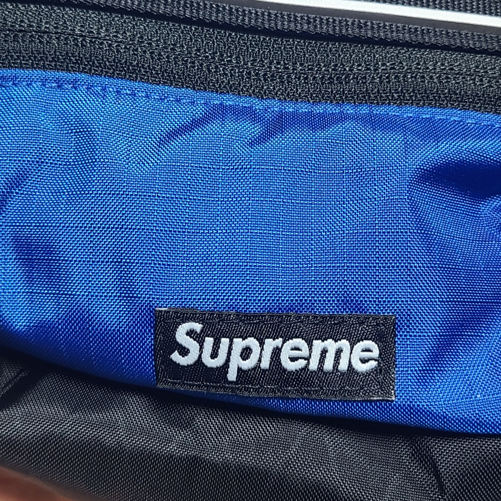 Supreme Waist Bag Blue - 23FW 착용 스타일 - 2