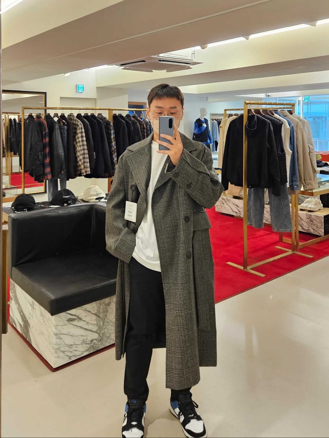 Wooyoungmi Tweed Blouson Jumper Navy - 23SS, Wooyoungmi Feather Back Logo T-Shirt White - 23SS 착용 스타일 - 3