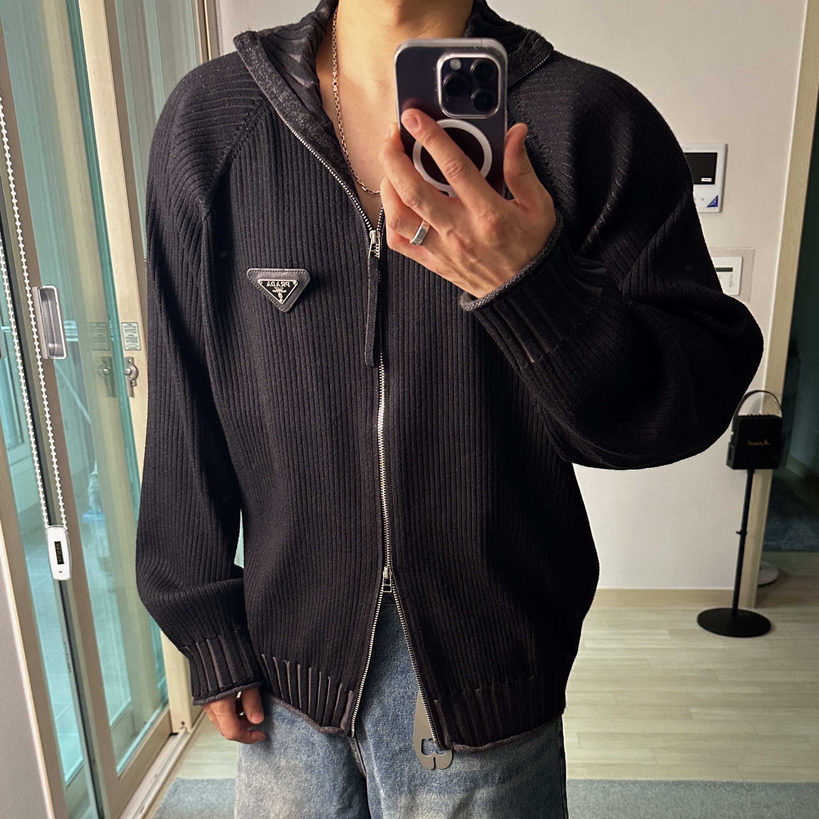 Supreme Hanes Boxer Briefs Black (4 Pack), Jordan 1 x Travis Scott Retro Low OG SP Sail and Ridgerock 착용 스타일 - 3