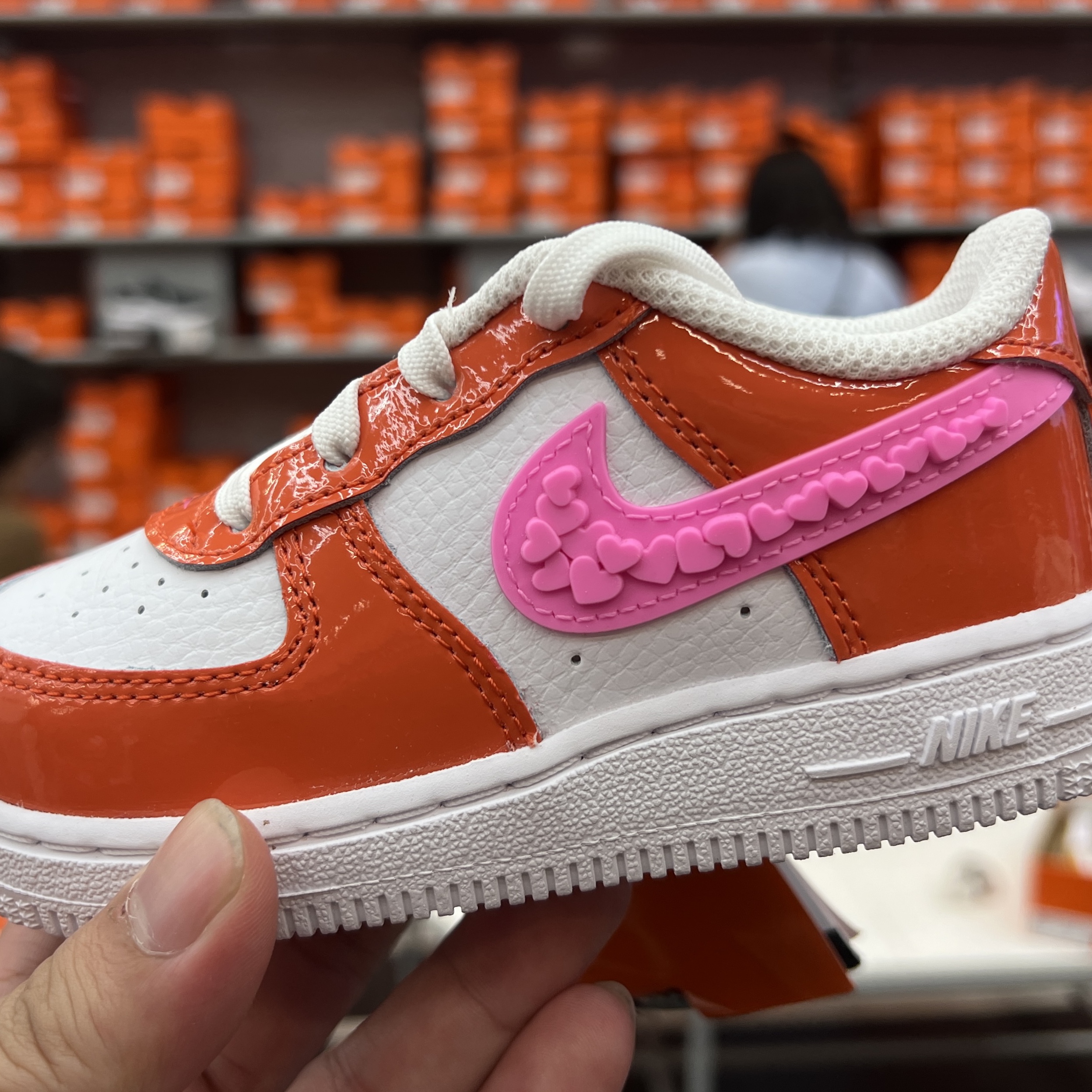 (TD) Nike Air Force 1 Low '07 LV8 Picante Red Pink Spell 착용 스타일 - 1