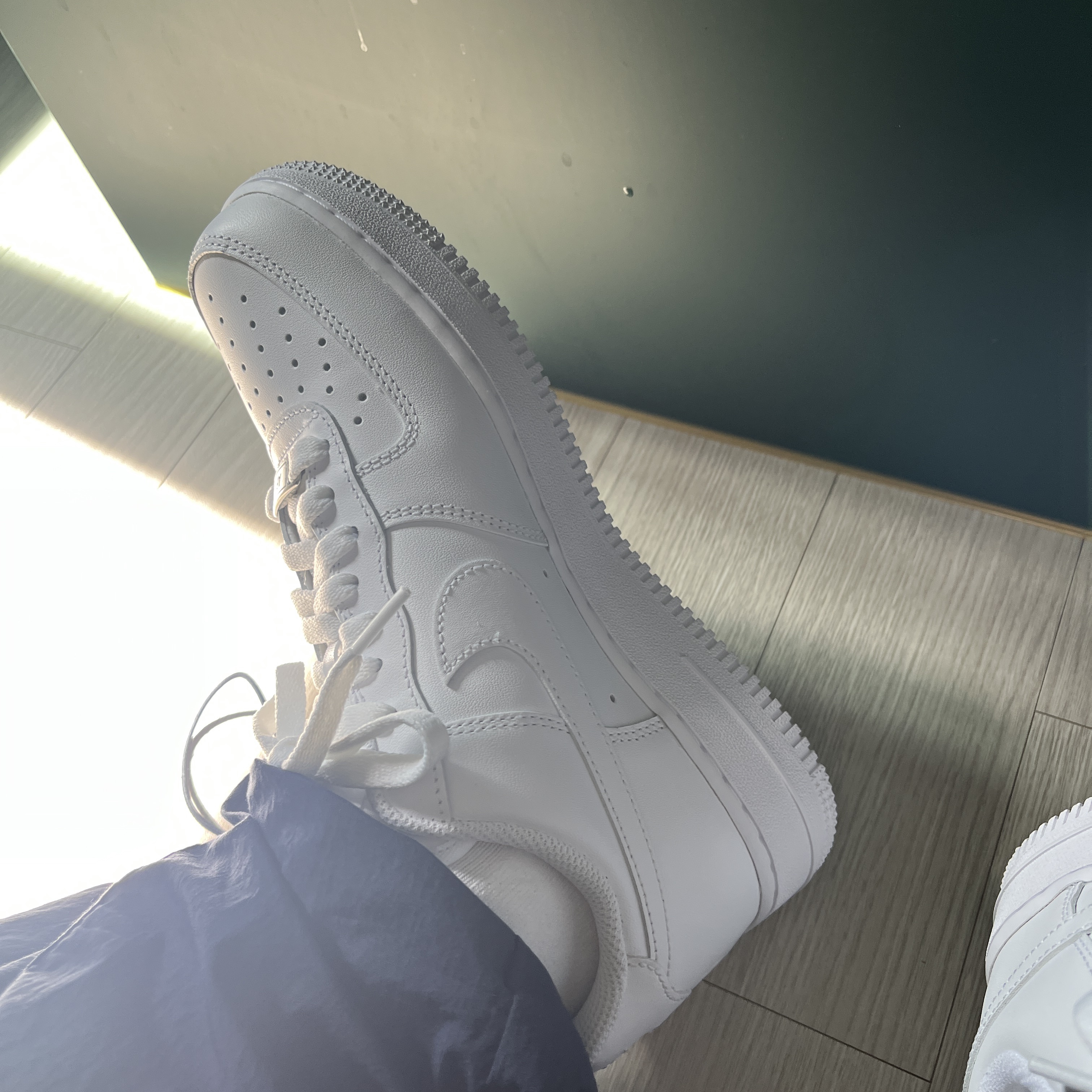 Nike Air Force 1 '07 Low White 착용 스타일 - 3