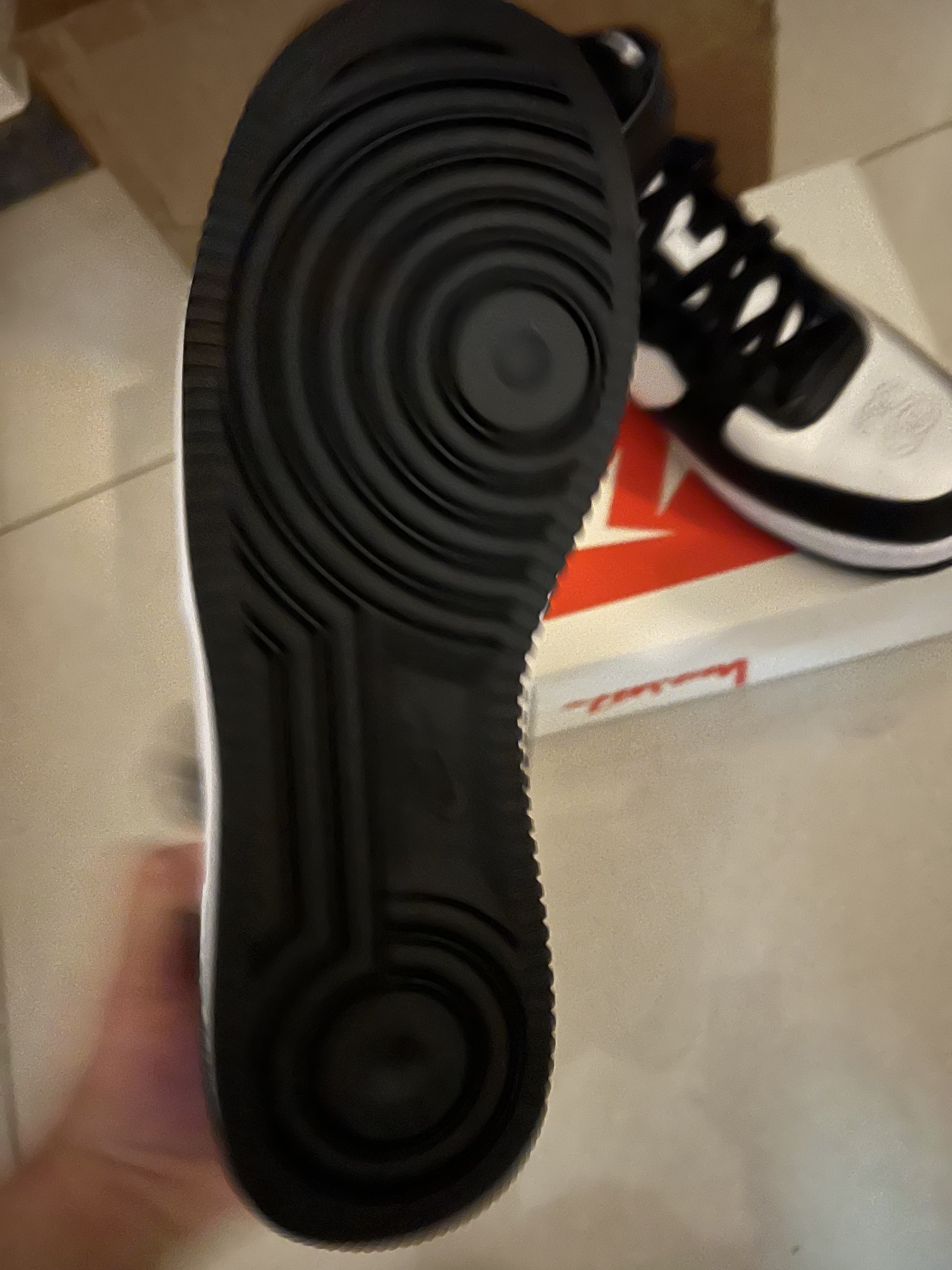 Nike x Stussy Air Force 1 '07 Mid SP Black and Light Bone 착용 스타일 - 3