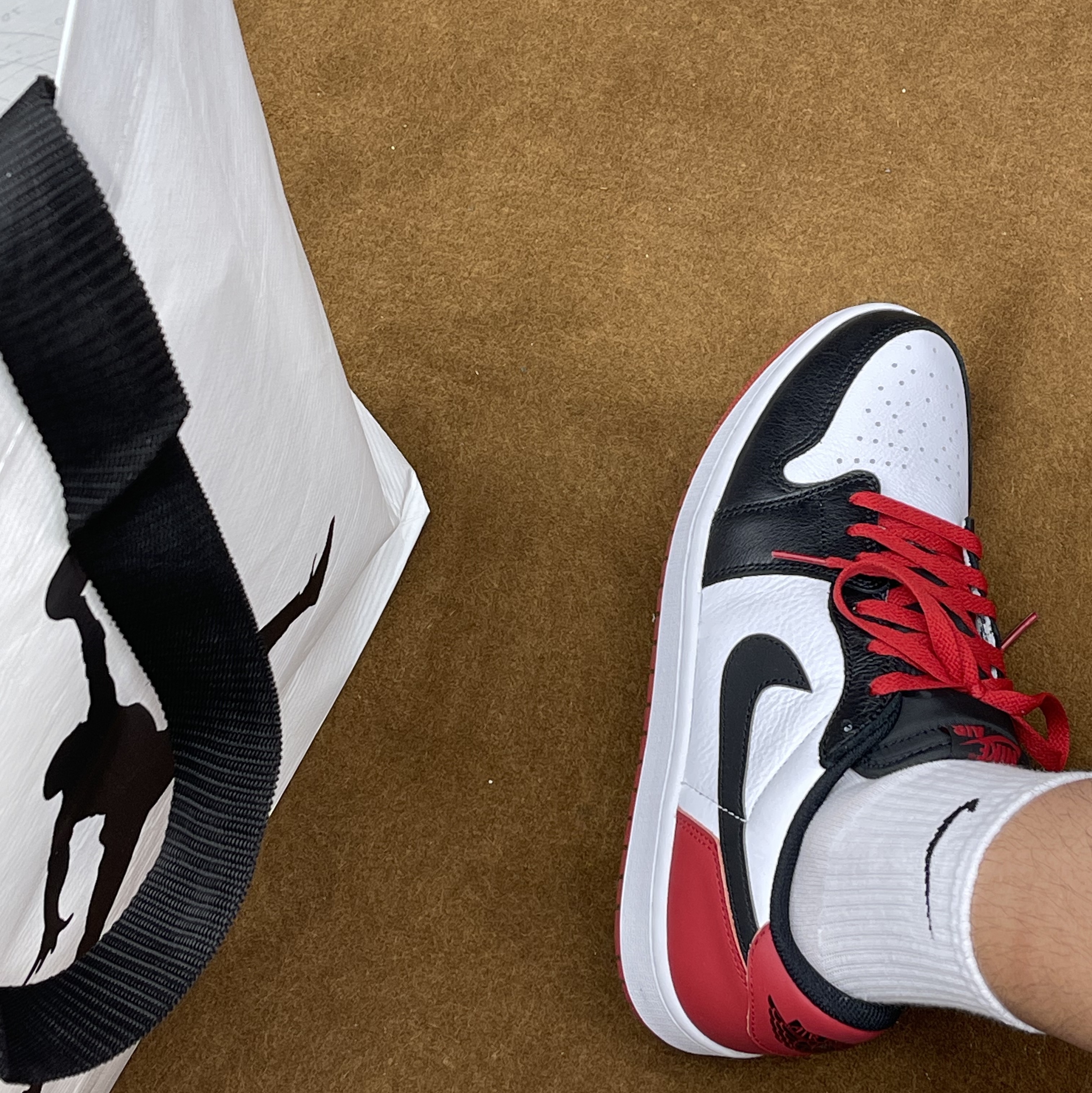 Jordan 1 Retro Low OG Black Toe 착용 스타일