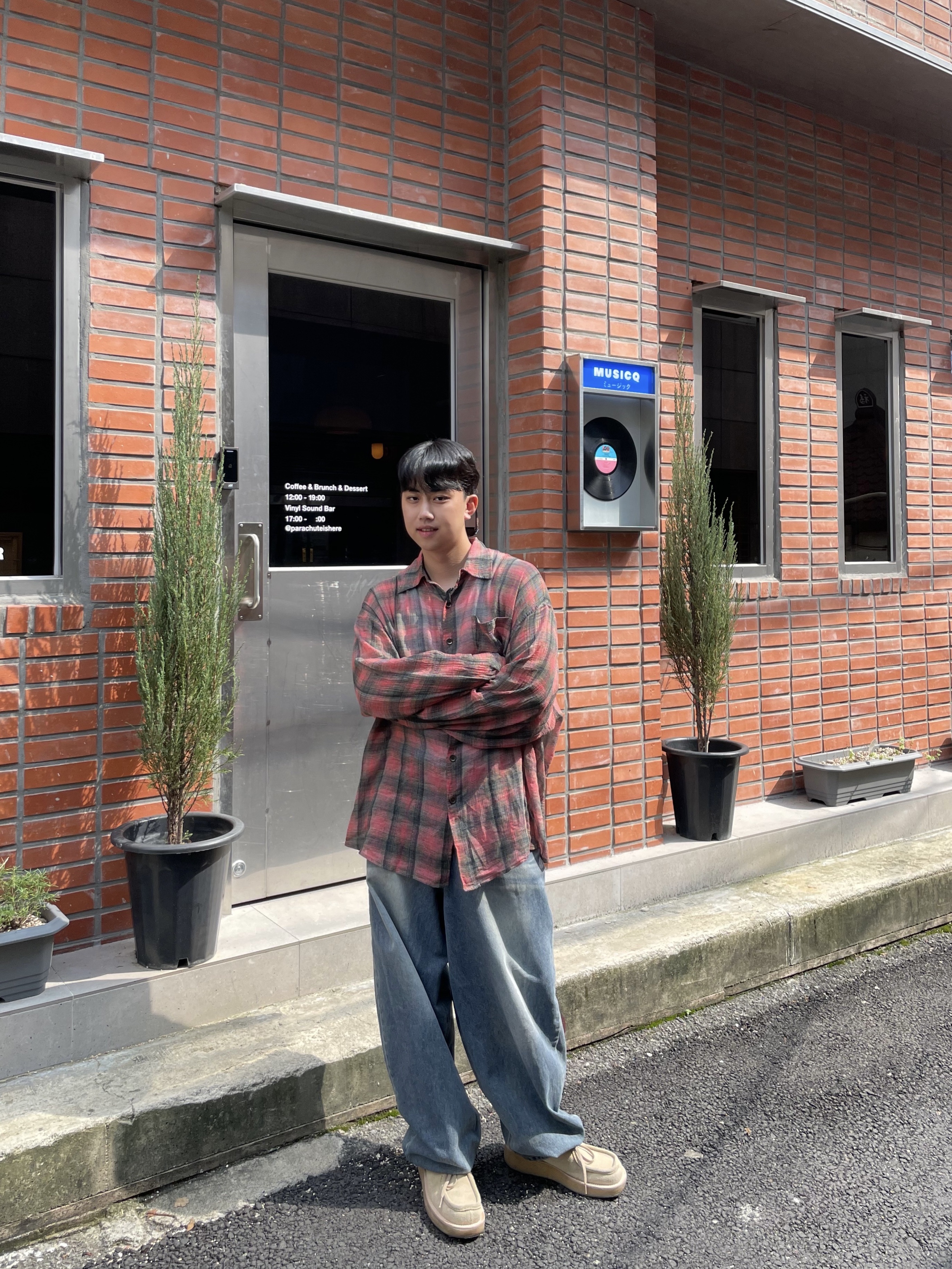 Our Legacy Borrowed Shirt Big Lumbercheck Print, Our Legacy Ladon Leather Keychain Black 착용 스타일 - 1