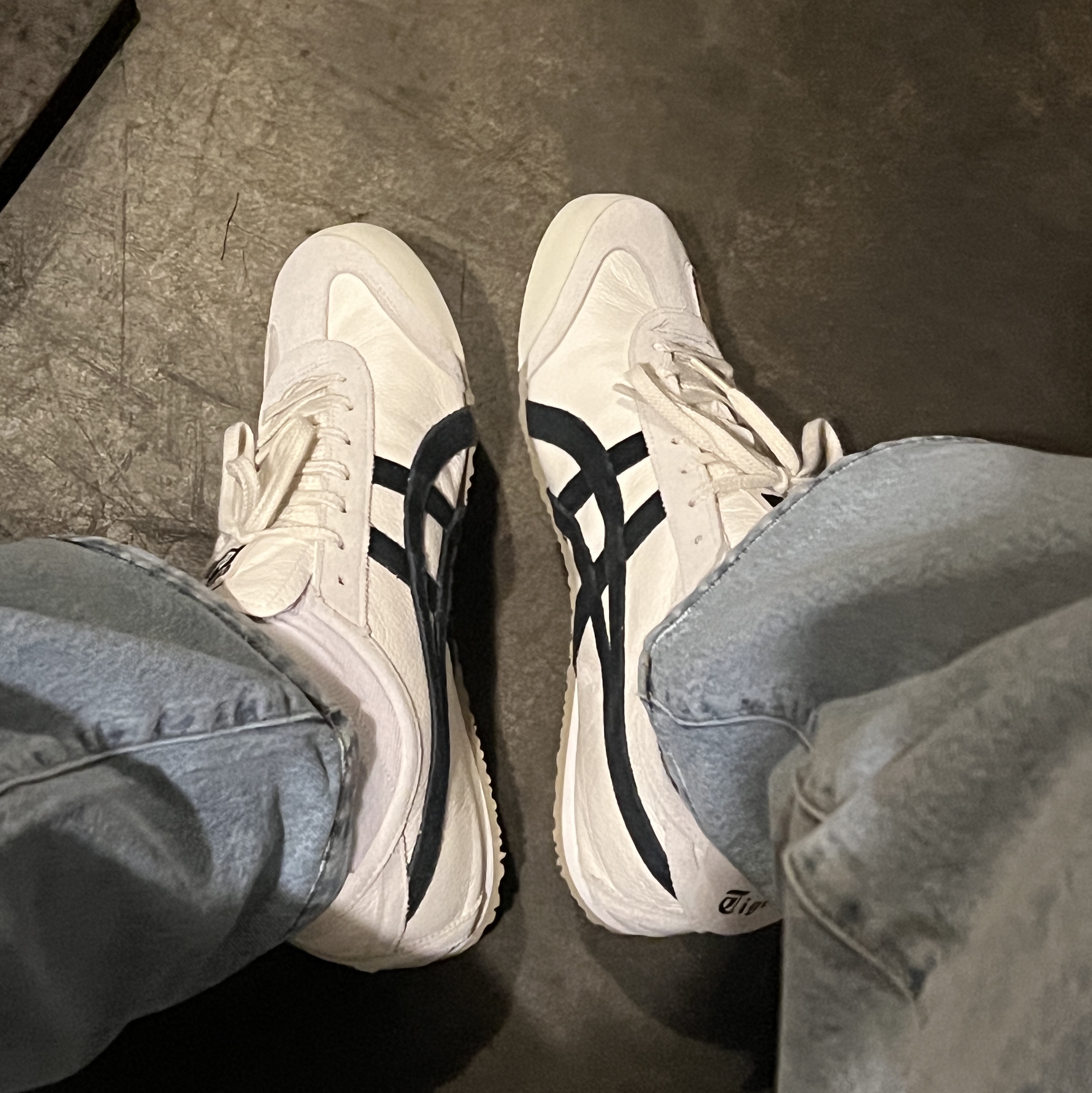 Onitsuka Tiger Mexico 66 Vintage White Black 착용 스타일