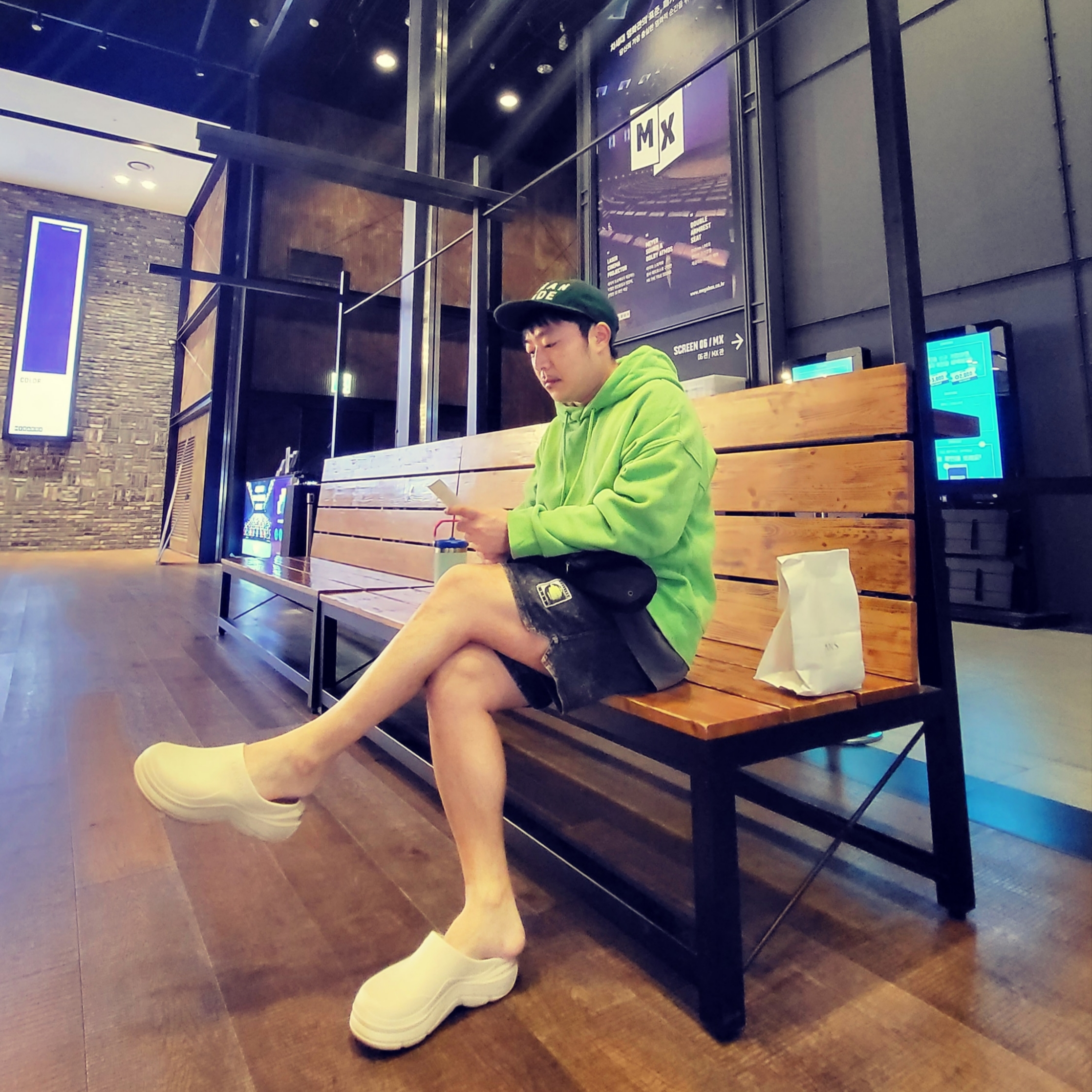 Zara x Studio Nicholson Oversized Hooded Sweatshirt Apple Green, Human Made 6-Panel Wool Cap Green 착용 스타일