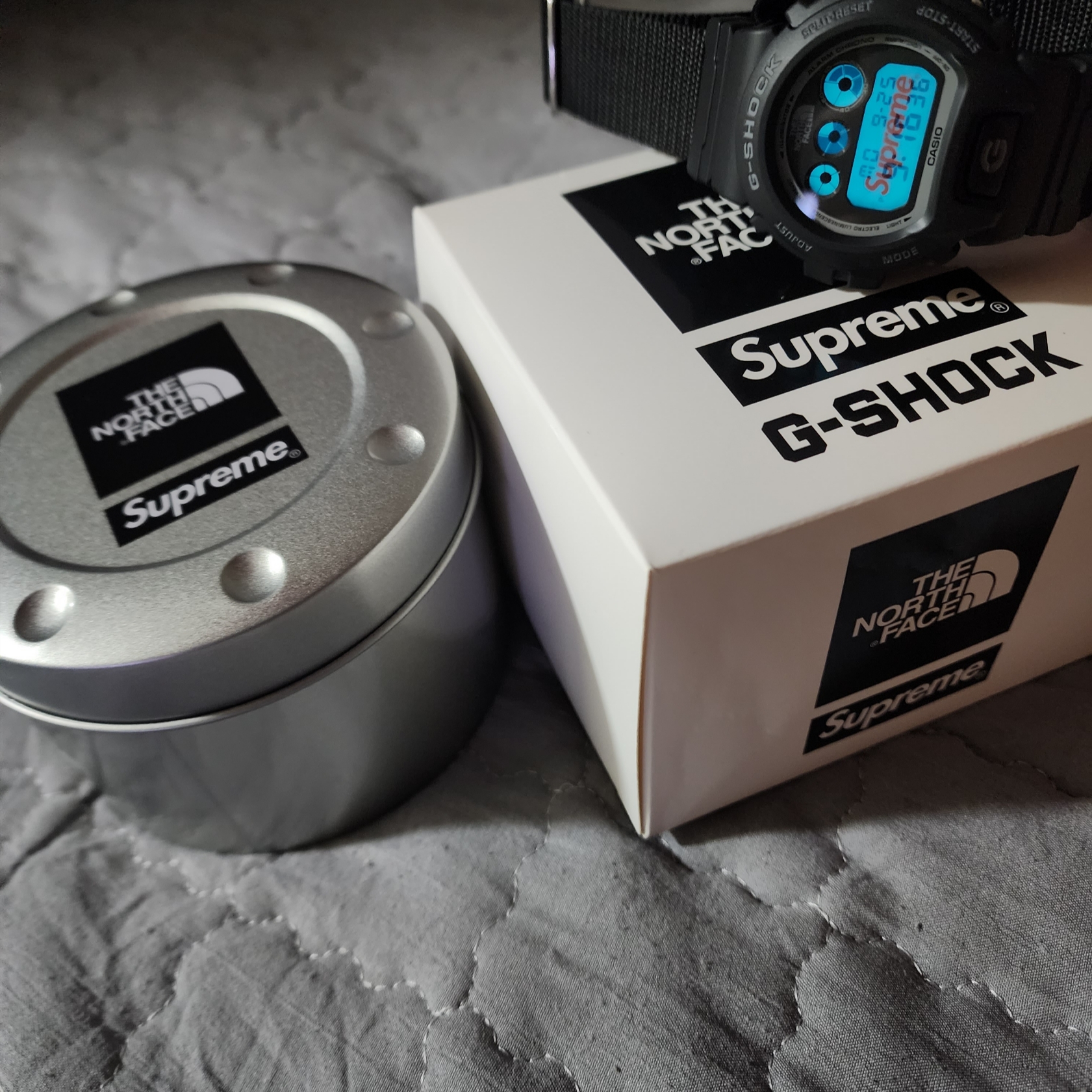 Casio G-Shock x Supreme x The North Face DW-6900 Black, Beats Fit Pro True Wireless Earbuds White (Korean Ver.) 착용 스타일 - 2