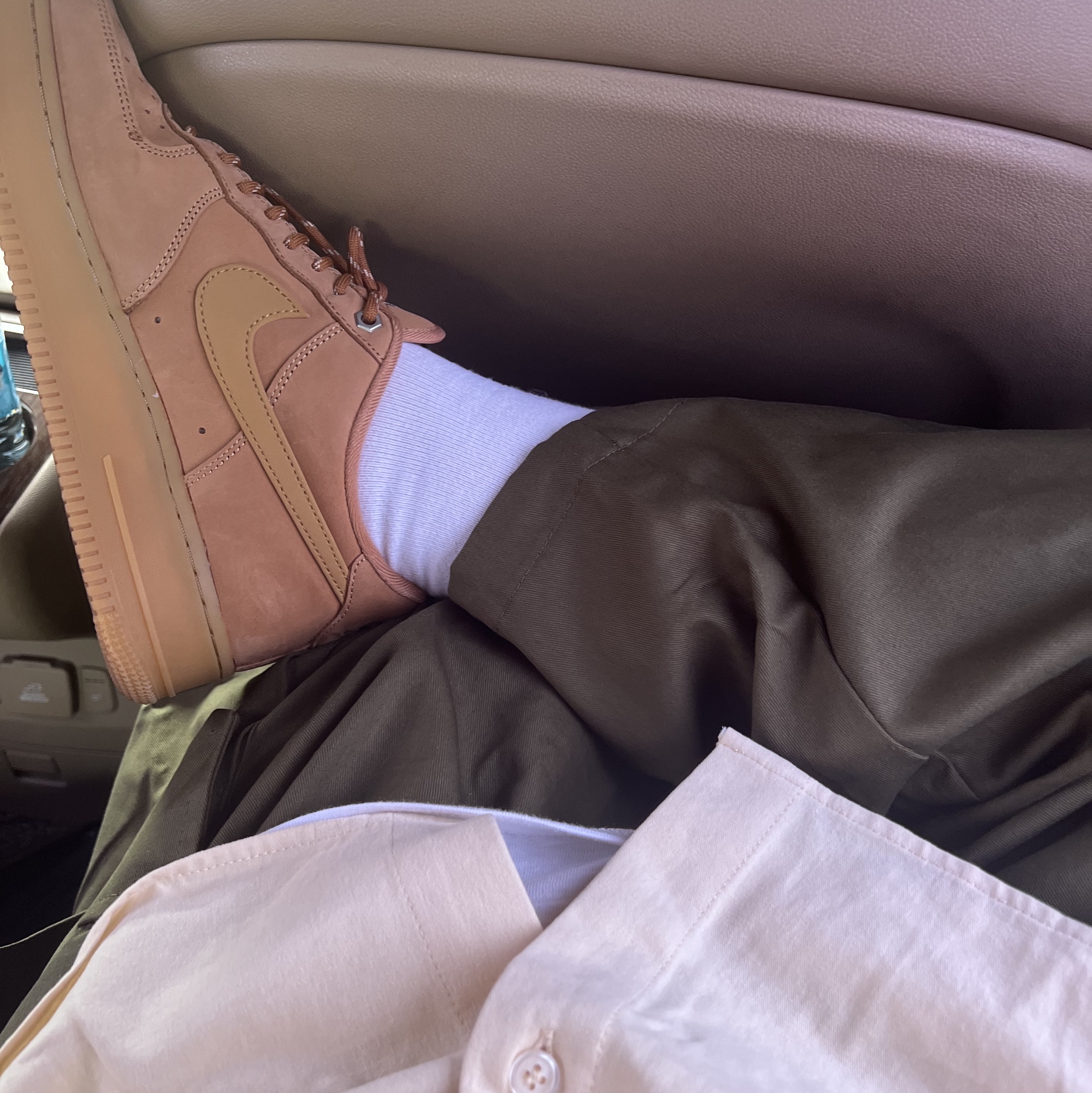 Nike Air Force 1 '07 WB Flax 착용 스타일