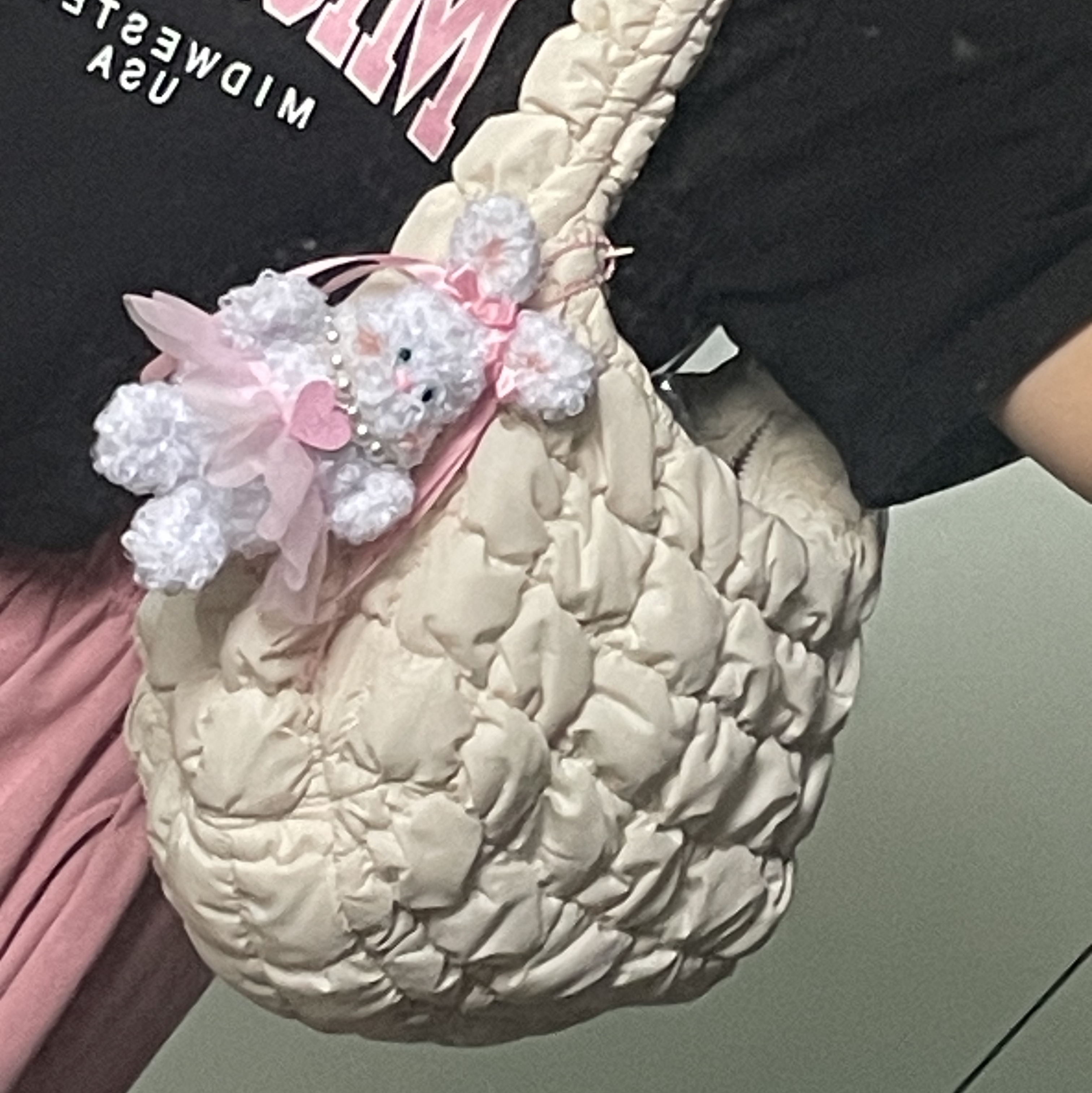 COS Quilted Mini Bag Cream 착용 스타일