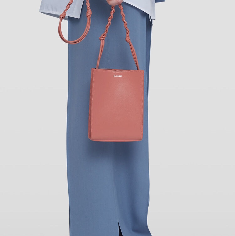 Jil Sander Tangle Small Dark Pink 착용 스타일 - 2