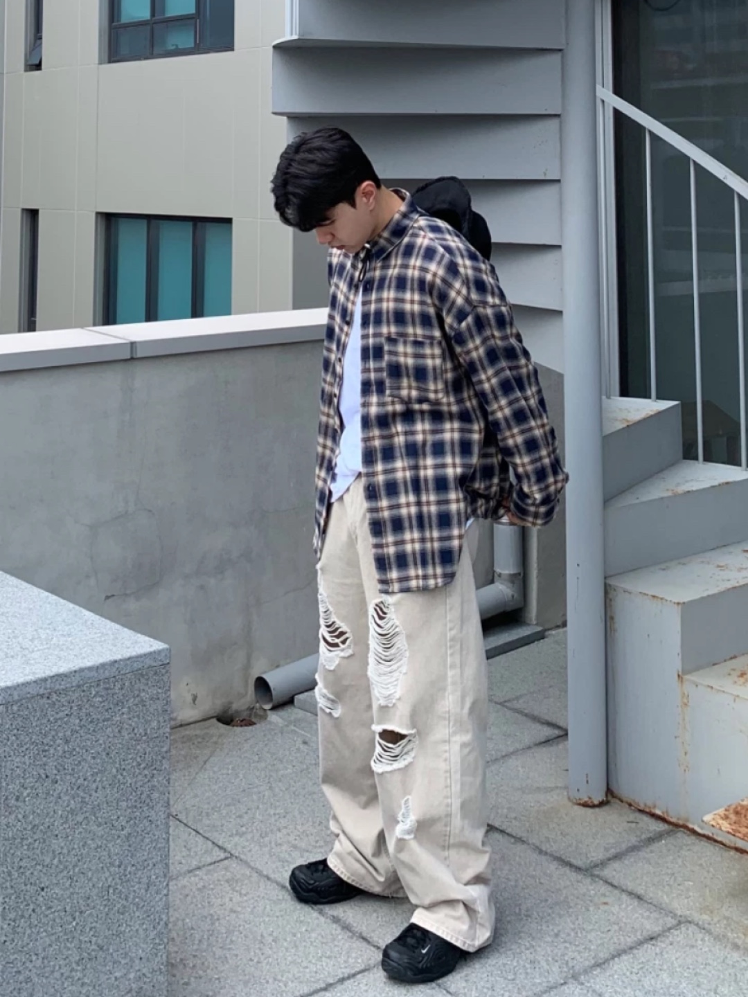 Nonnod Flexible String Check Shirts Pink, Balenciaga 3XL Sneakers Black White 착용 스타일 - 4