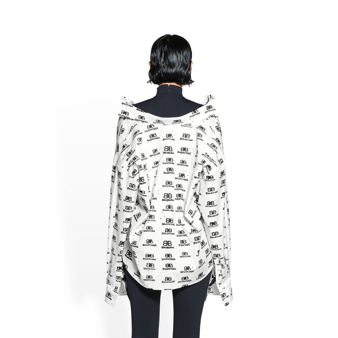 (W) Balenciaga Hand Drawn BB Icon Swing Shirt White 착용 스타일 - 5