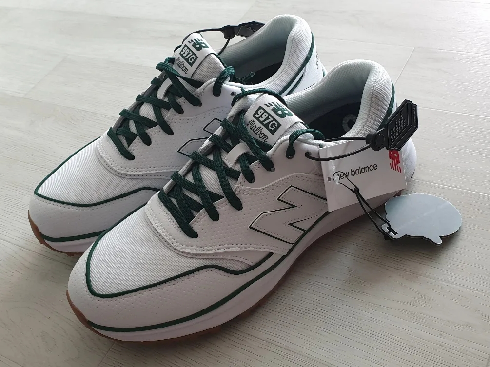 New Balance x Malbon 997 Golf White Green 착용 스타일 - 1