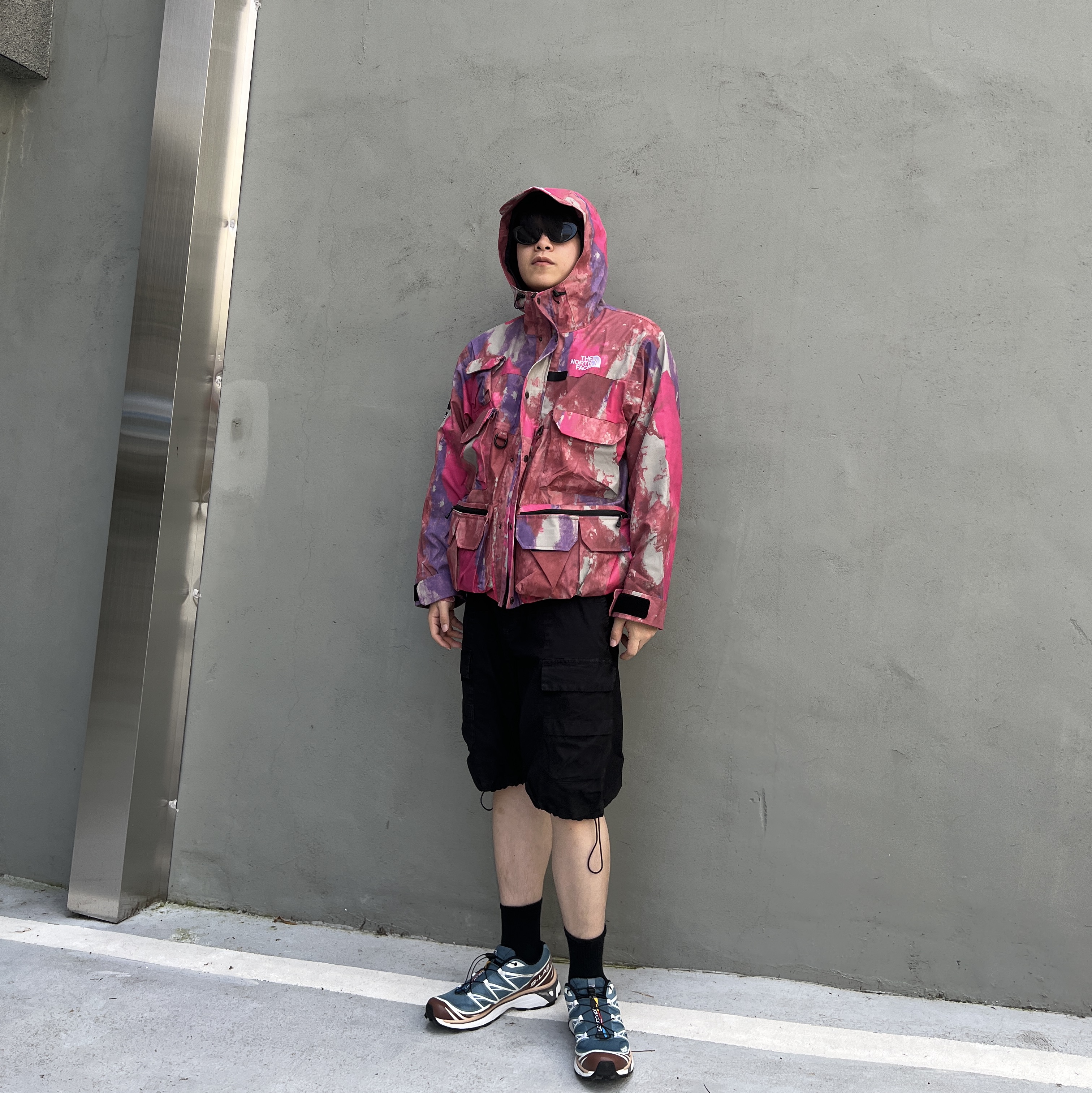 Salomon XT-6 Aegean Blue Tortoise Shell, Supreme x The North Face Cargo Jacket Multi-Color - 20SS 착용 스타일 - 2