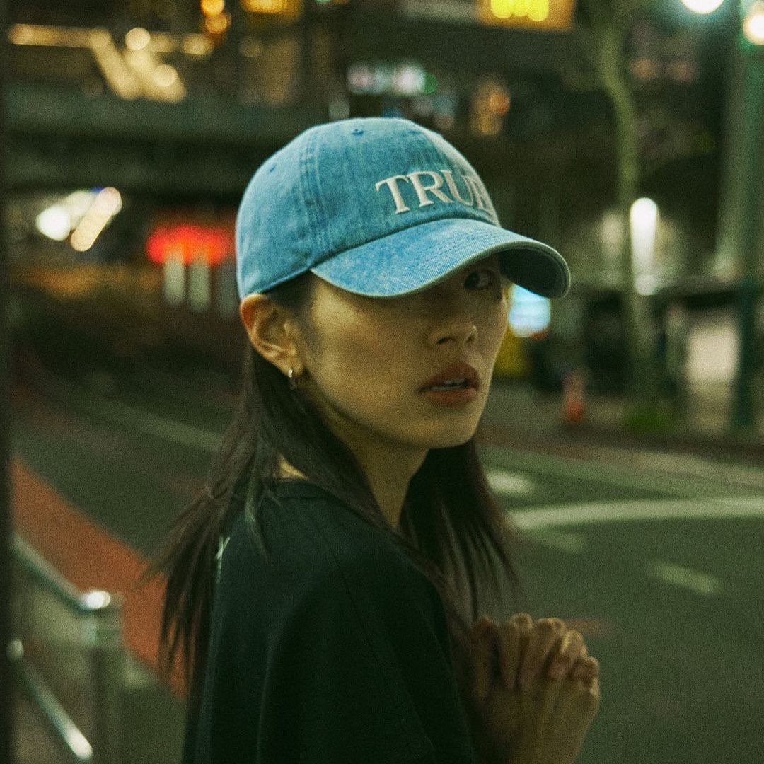 True Religion True Cap Navy 착용 스타일
