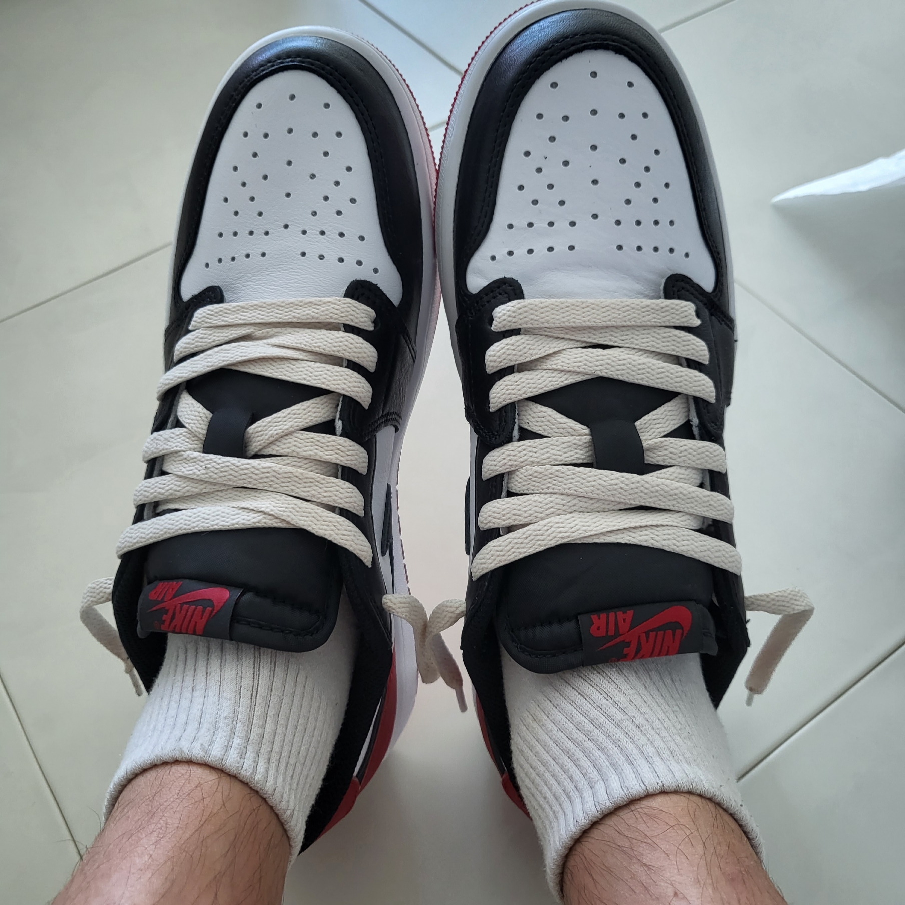 Jordan 1 Retro Low OG Black Toe 착용 스타일 - 3