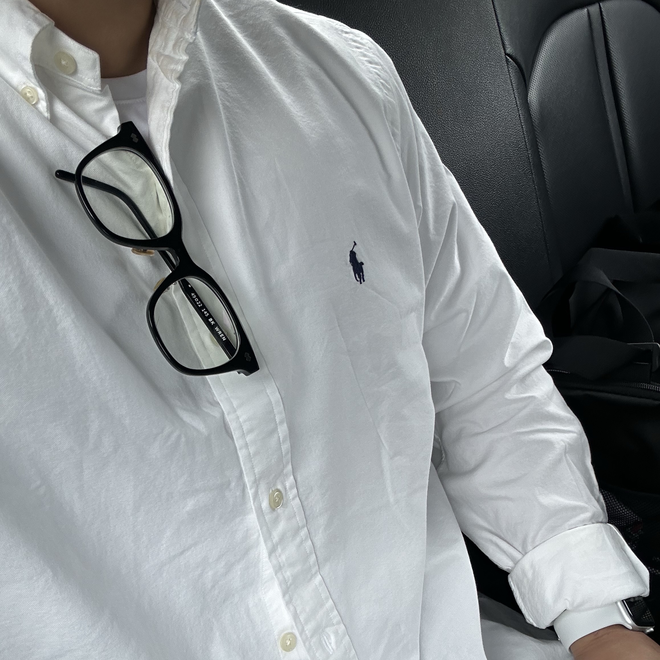 [30% 적립] Polo Ralph Lauren Classic Fit Garment Dyed Oxford Shirt White, Apple Watch SE 44mm GPS Silver Aluminum Case with Sport Band White (Korean Ver.) 착용 스타일