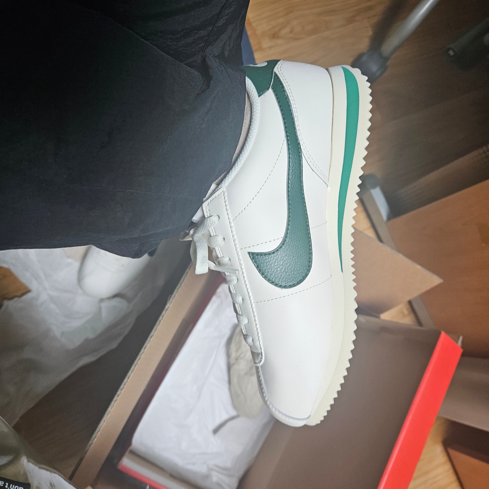(W) Nike Cortez Gorge Green and Malachite 착용 스타일 - 1