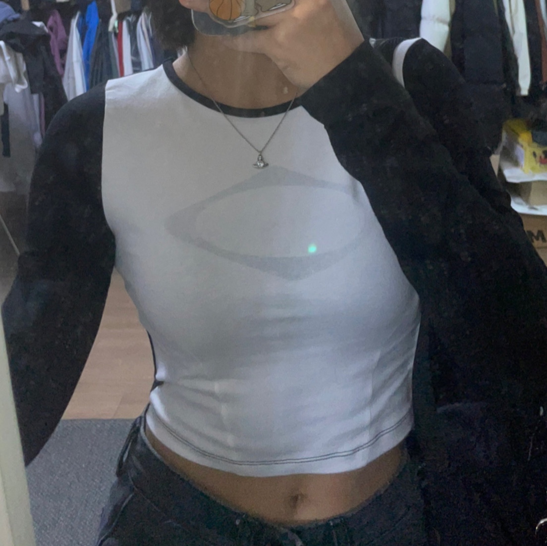 (W) Mischief Front Darted Long Sleeve Top White 착용 스타일 - 2