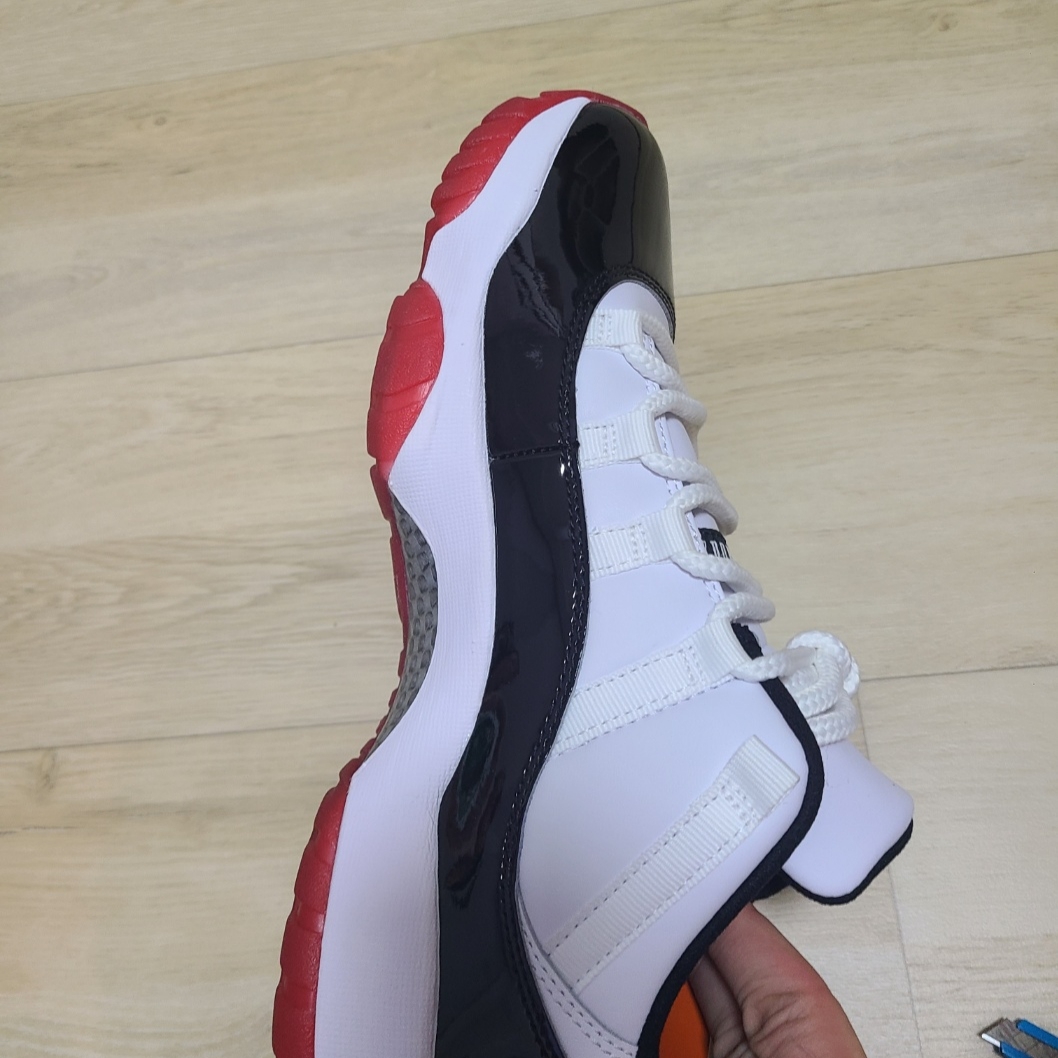 Jordan 11 Retro Low Concord Bred 착용 스타일