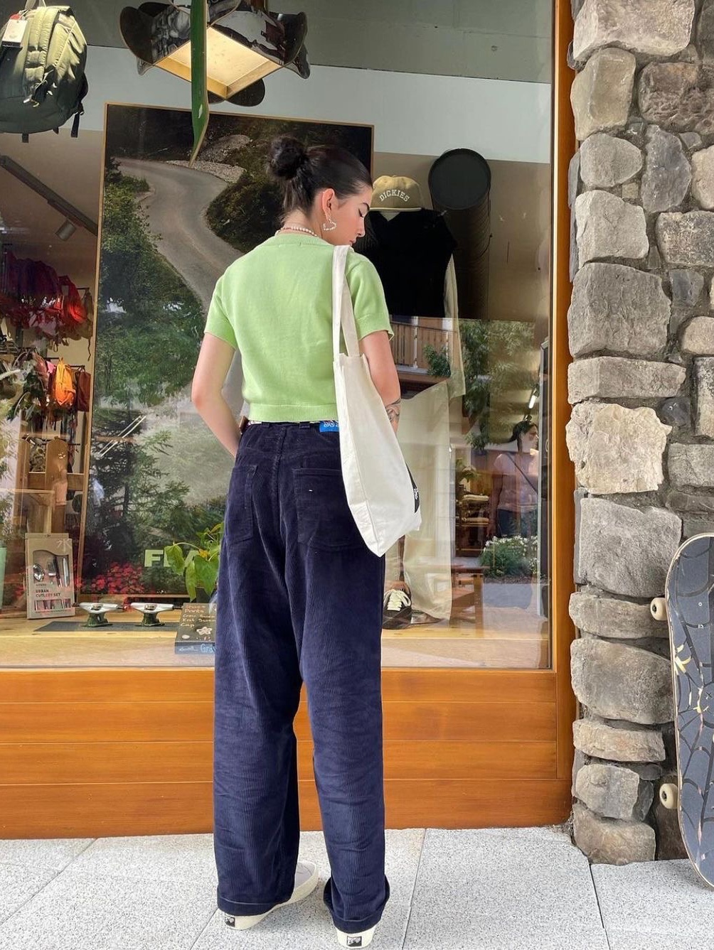 Polar Skate Co Grund Chinos Silver Black 착용 스타일 - 2