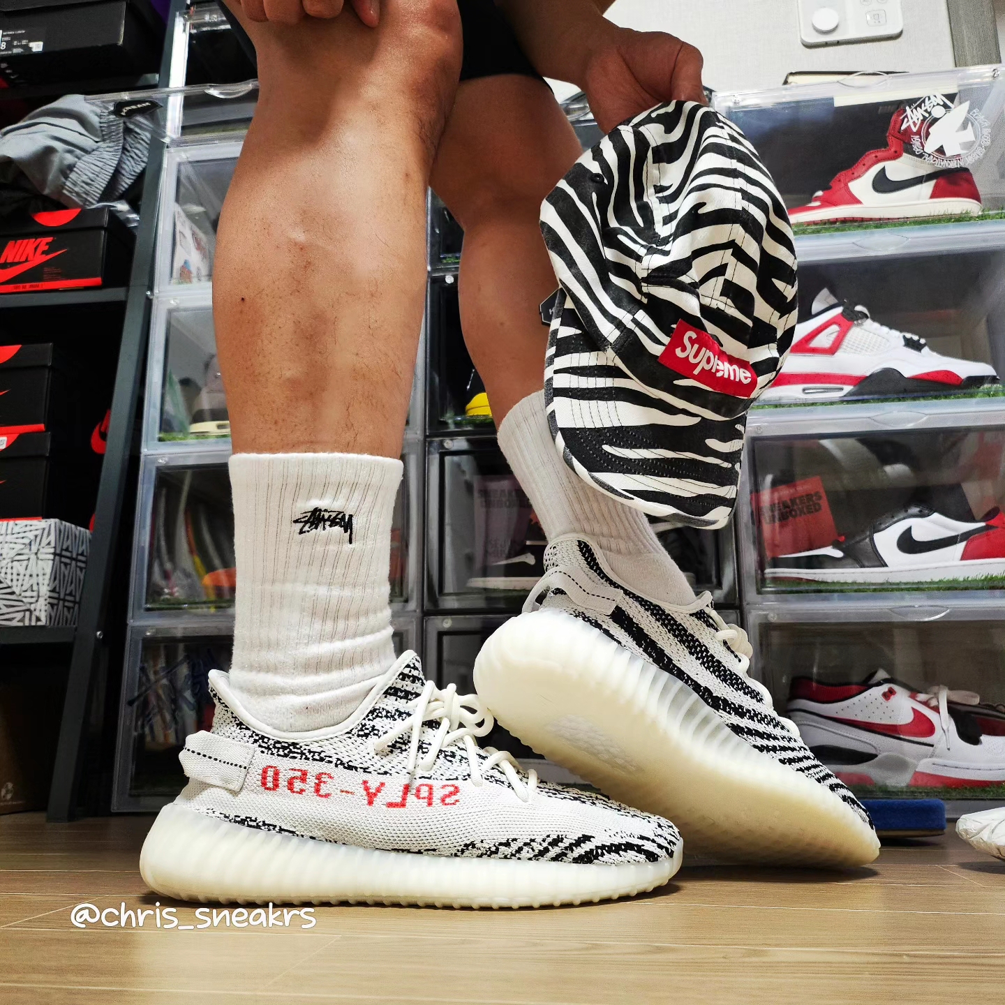 Stussy Small Stock Crew Socks White (3 Pack), Adidas Yeezy Boost 350 V2 Zebra 2022/2023 착용 스타일 - 2