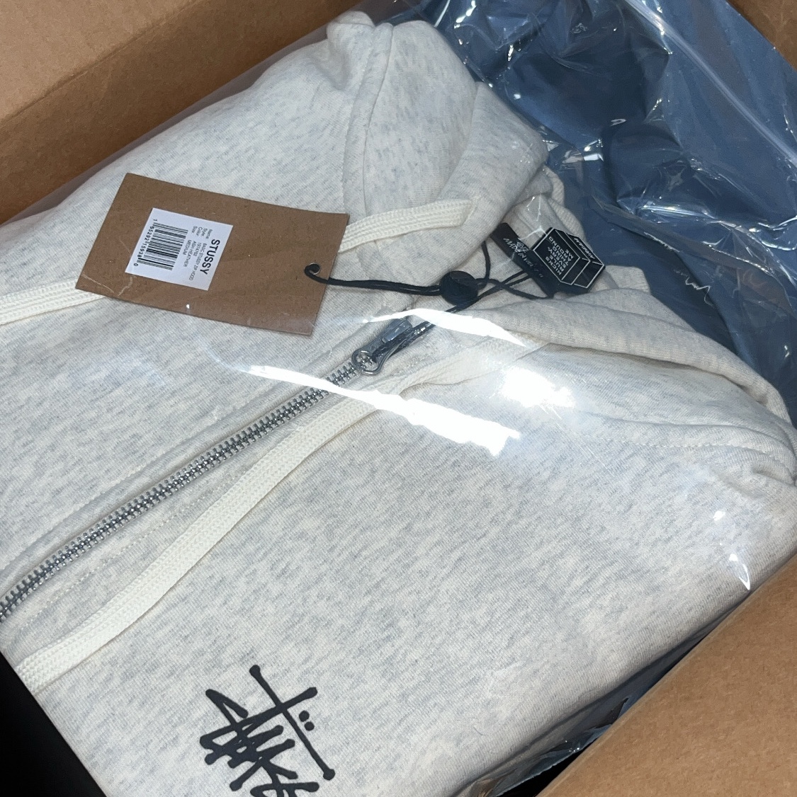 Stussy Basic Stussy Zip Hoodie Ash Heather 2022 착용 스타일 - 1