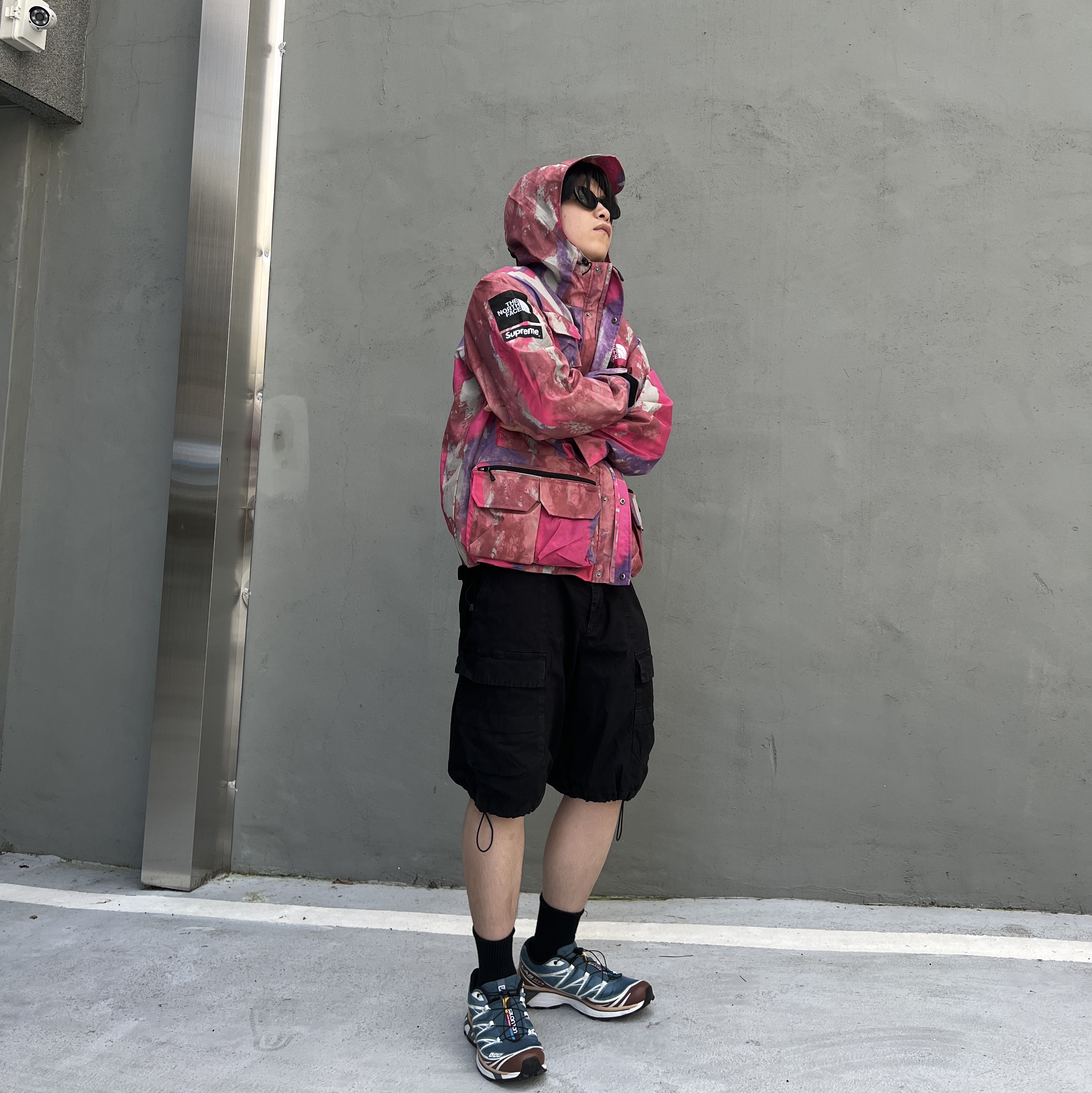 Salomon XT-6 Aegean Blue Tortoise Shell, Supreme x The North Face Cargo Jacket Multi-Color - 20SS 착용 스타일 - 1