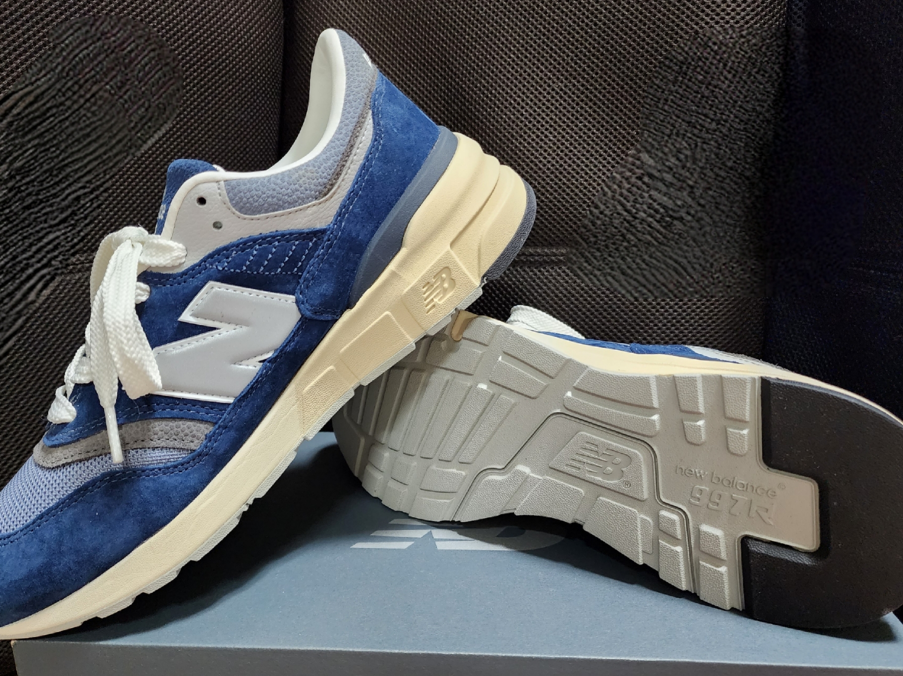 New Balance 997R Navy Arctic Grey, New Balance x Carhartt WIP 990v1 Made in USA Sculpture Center 착용 스타일 - 2