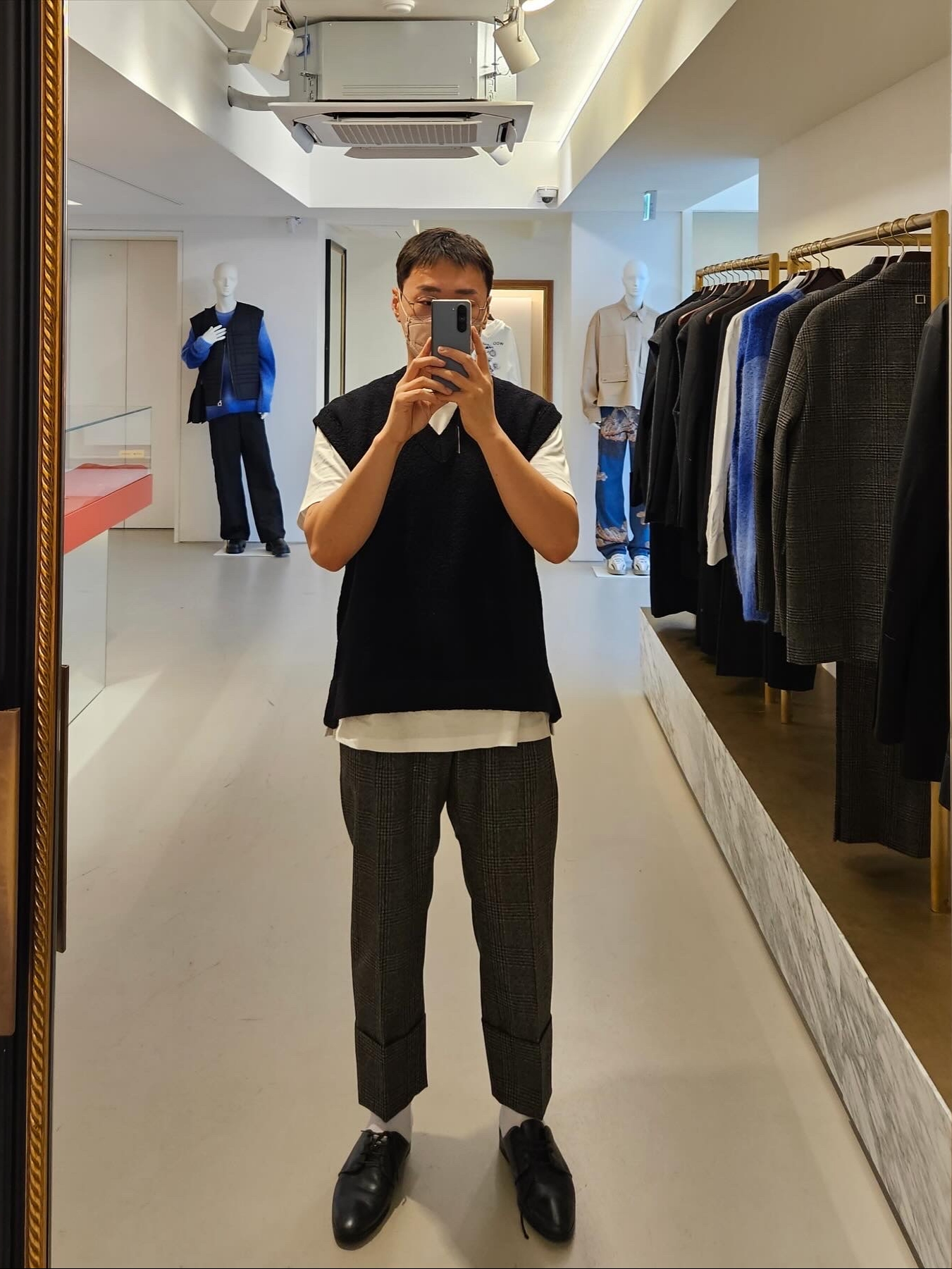 Wooyoungmi Tweed Blouson Jumper Navy - 23SS, Wooyoungmi Feather Back Logo T-Shirt White - 23SS 착용 스타일 - 4