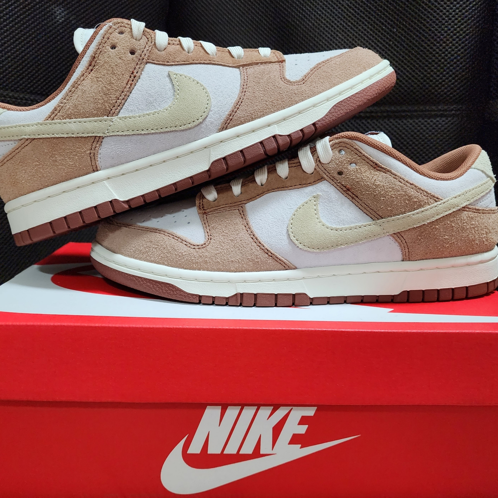 Nike Dunk Low Pro Premium Medium Curry 착용 스타일 - 1