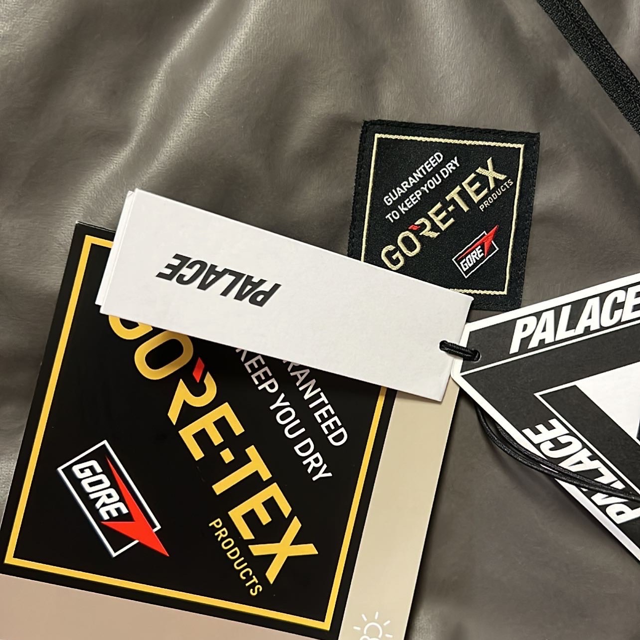 Palace Gore-Tex R-TEK Jacket Black - 23FW 착용 스타일