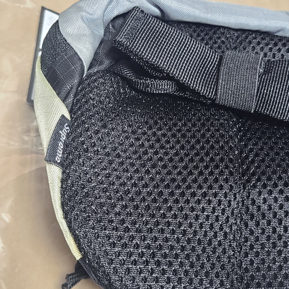 Supreme Waist Bag Blue - 23FW 착용 스타일 - 4