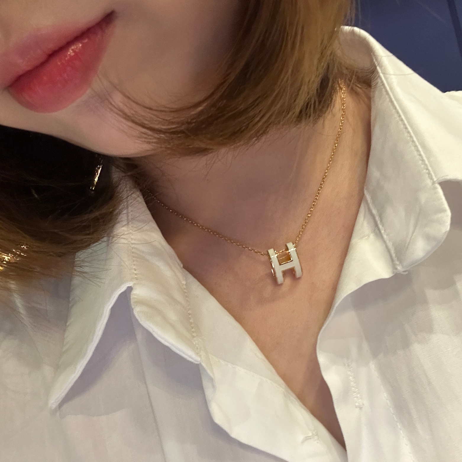 (W) Hermes Pop H Pendant Gold & Blanc 착용 스타일