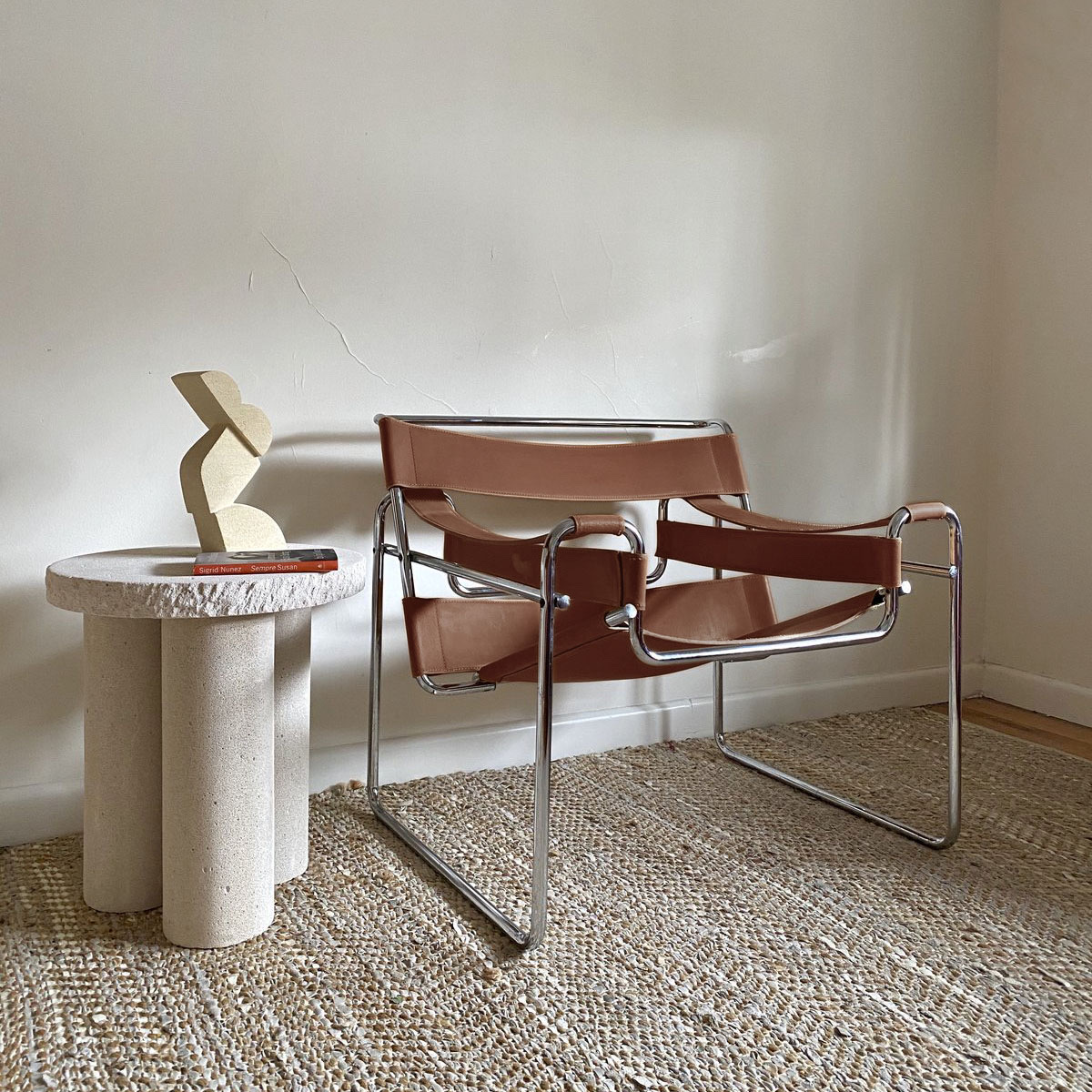 Knoll Wassily Lounge Chair Warm Beige 착용 스타일