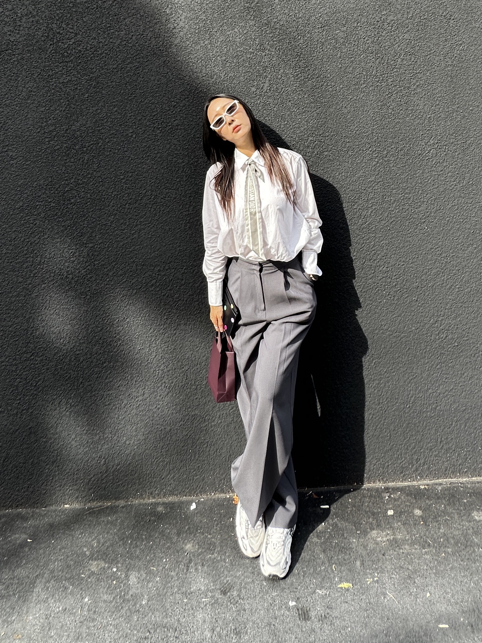 (W) Dior Cannage Mitzah Scarf Silk Twill Ivory Grey, New Balance 530 White Silver 착용 스타일 - 4