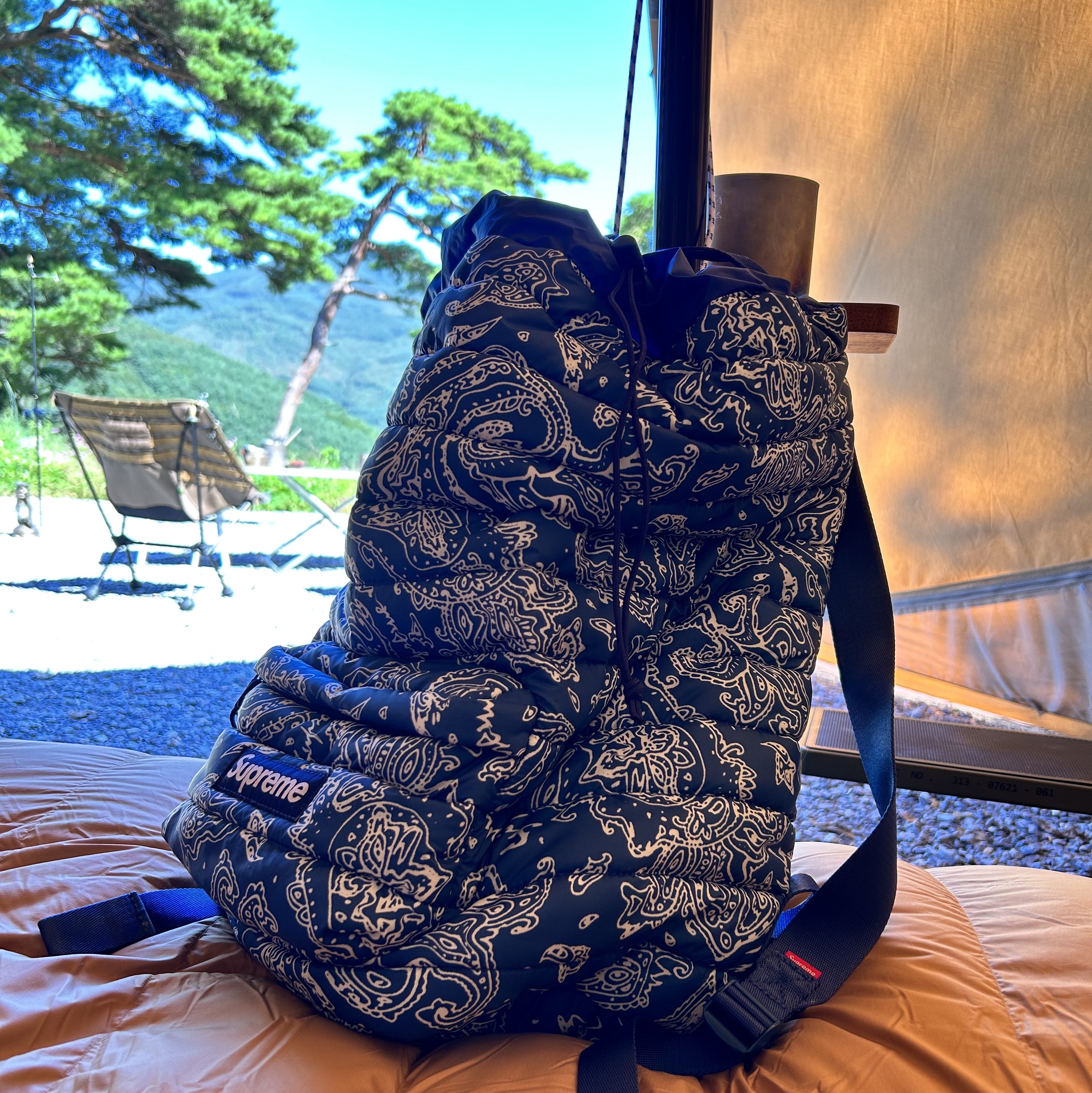 ジョルSupreme Puffer Backpack ペイズリーシュプリー ジョルSupreme Puffer Backpack ペイズリーシュプリー シュプリーム